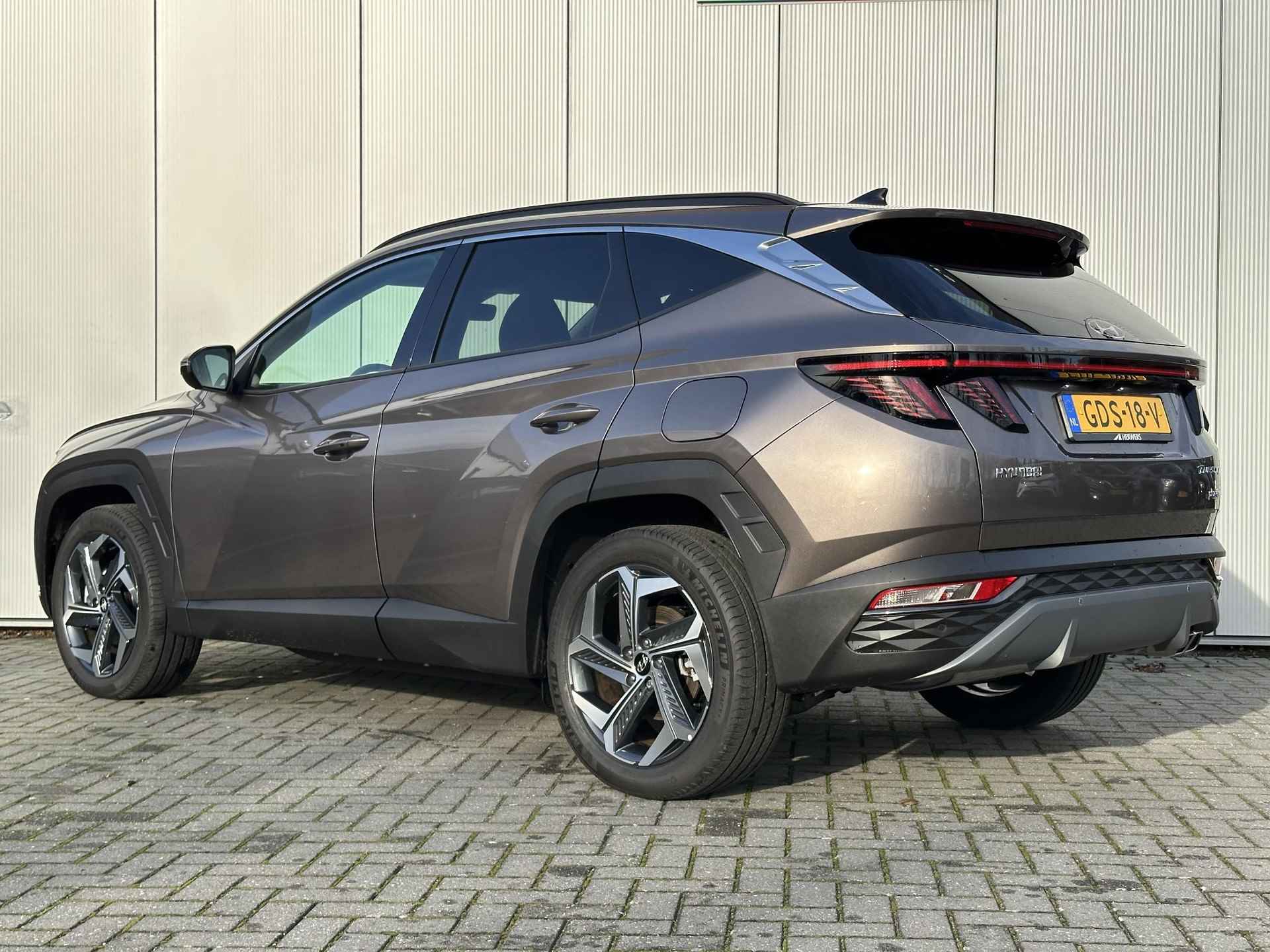 Hyundai Tucson 1.6 T-GDI PHEV Comfort Smart 4WD / Navigatie / Apple Carplay & Android Auto / Achteruitrijcamera / Climate Control / Adaptive Cruise Control / Stoelverwarming / KRELL Audio / Parkeersensoren Voor + Achter / - 15/67