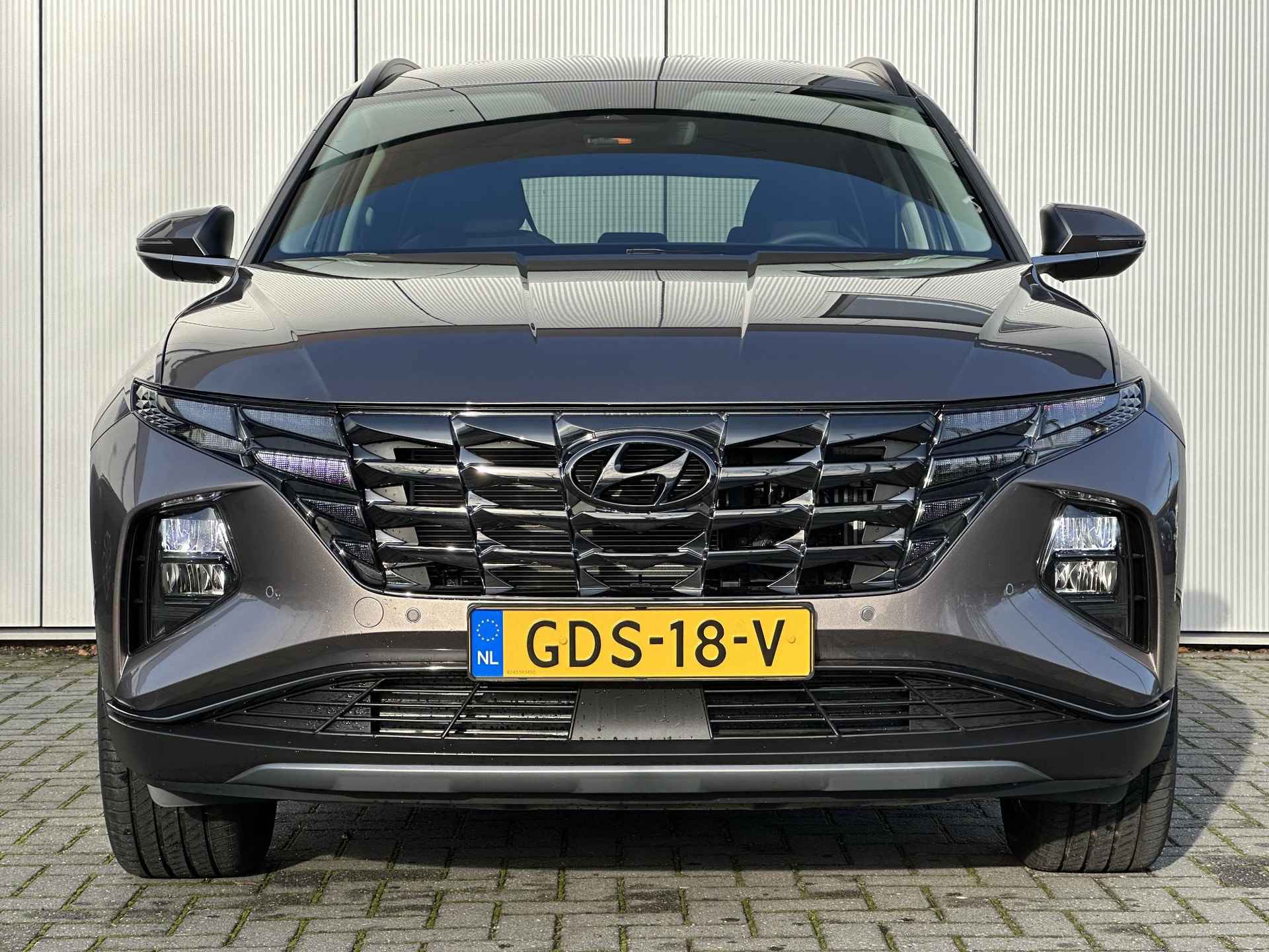 Hyundai Tucson 1.6 T-GDI PHEV Comfort Smart 4WD / Navigatie / Apple Carplay & Android Auto / Achteruitrijcamera / Climate Control / Adaptive Cruise Control / Stoelverwarming / KRELL Audio / Parkeersensoren Voor + Achter / - 24/67