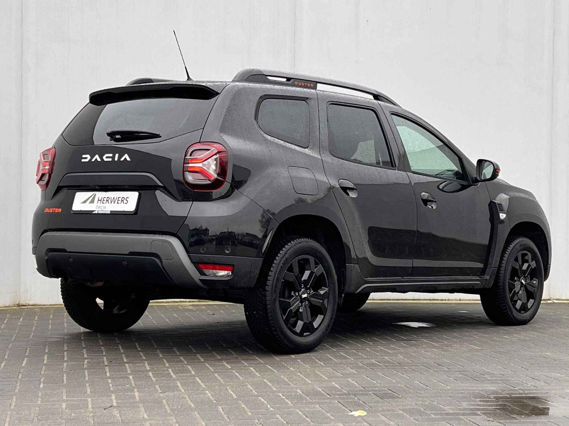 Dacia Duster 1.3 TCe 150 Extreme Automaat / Stoelverwarming / Navigatie / Apple Carplay Android Auto / - 3/55