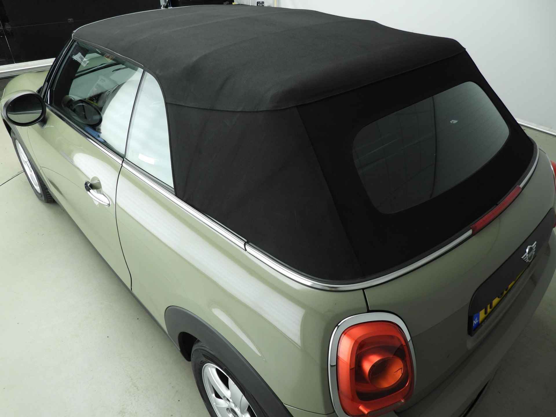 Mini Cabrio One PDC / Stoelverwarming / ISOFIX / Alu wielen - 28/30