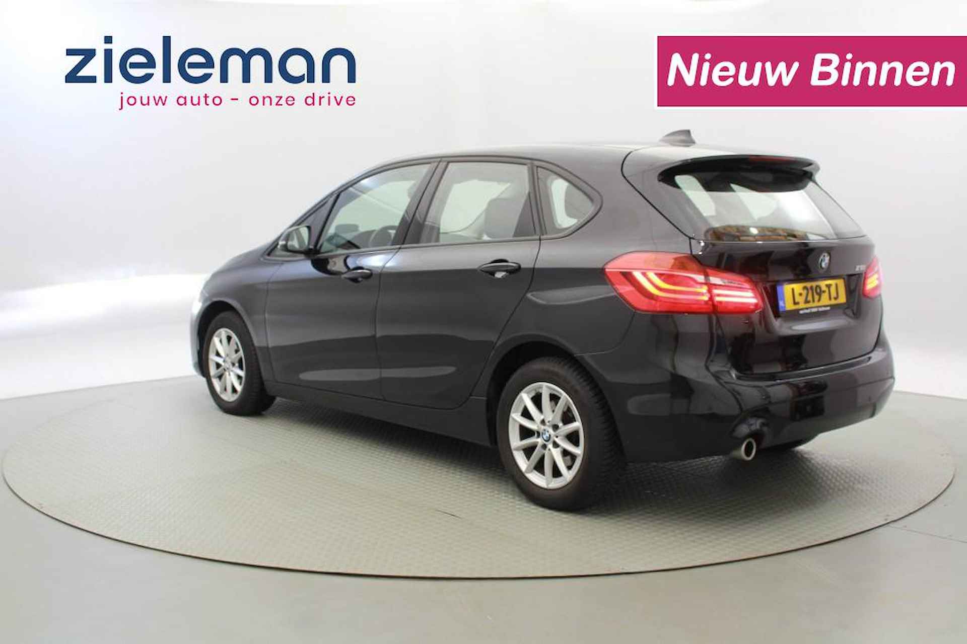 BMW 2-serie Active Tourer 218i Business Edition Automaat - Navi, Clima - 3/19