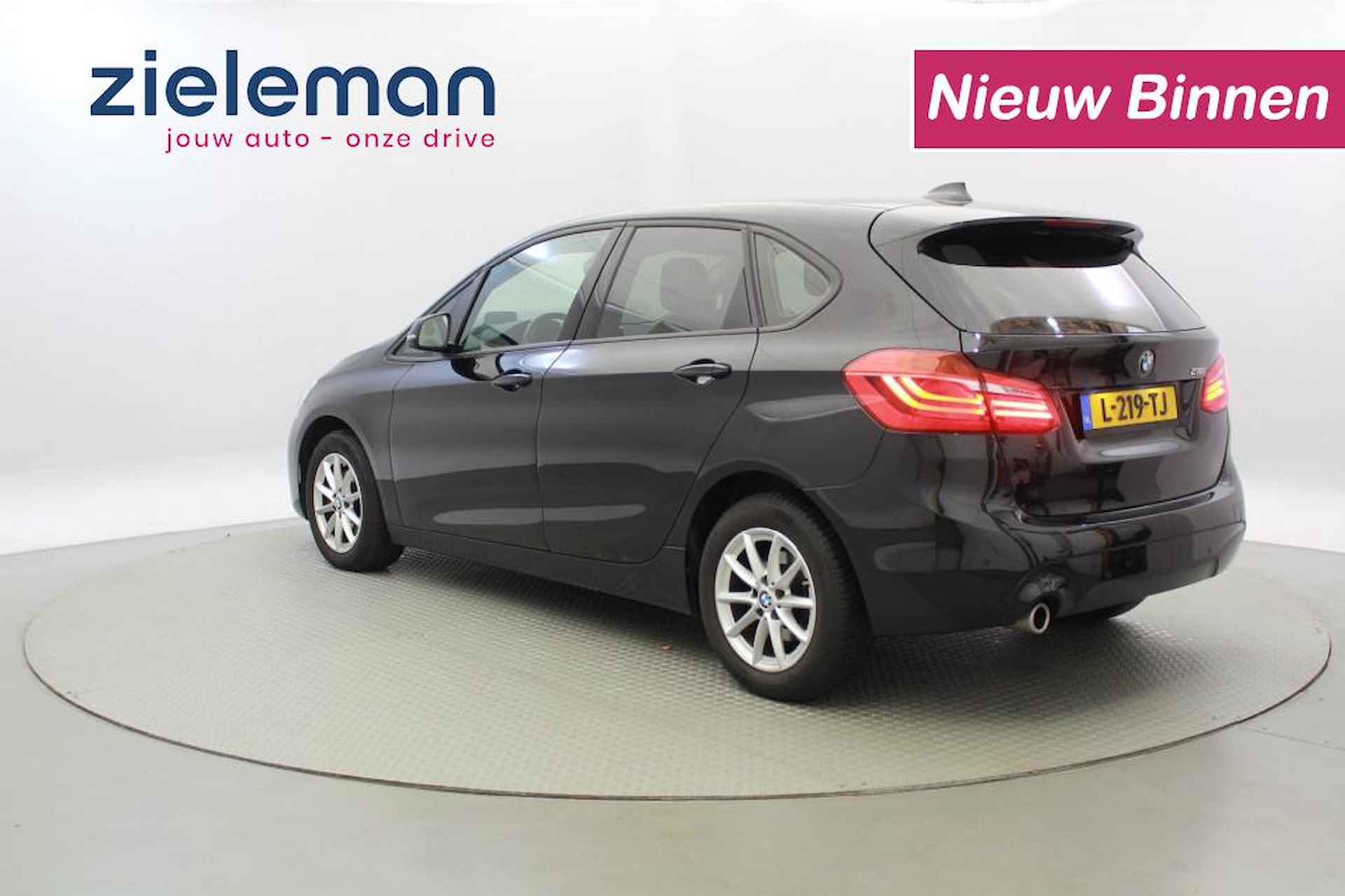 BMW 2-serie Active Tourer 218i Business Edition Automaat - Navi, Clima - 3/19