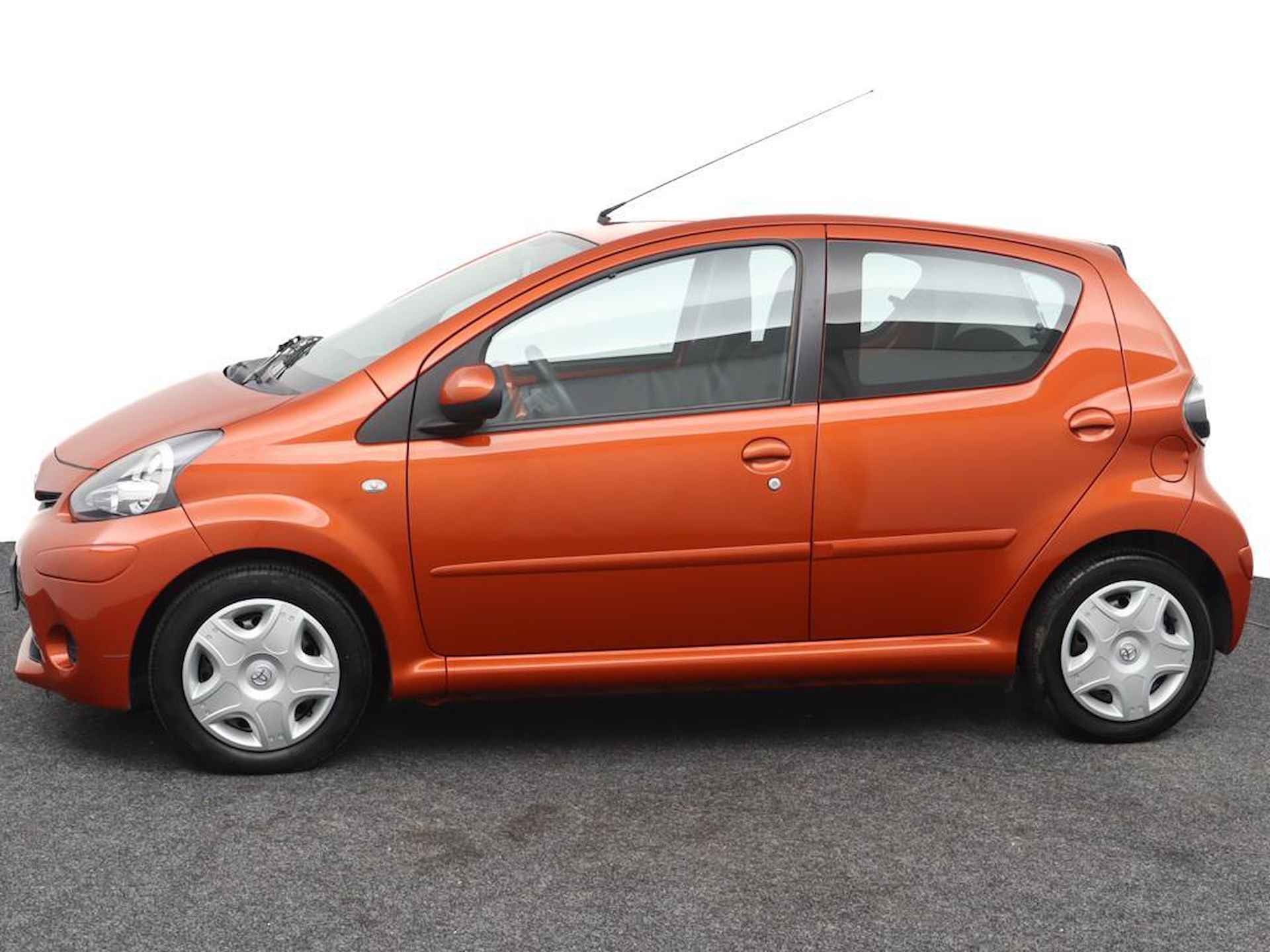 Toyota Aygo 1.0 VVT-i Comfort Orange | 1e eigenaar | Airco | Volledige onderhoudshistorie | - 3/37