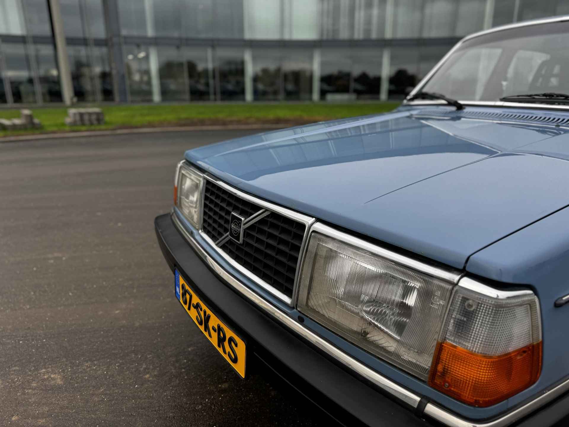 Volvo 244 2.0 DL - 11/25