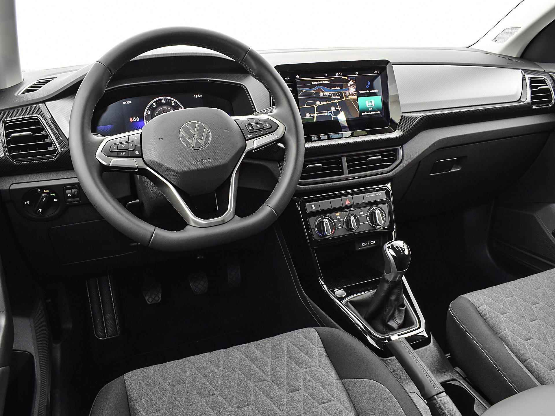 Volkswagen T-Cross Life Edition 1.0 TSI 70 kW / 95 PK · Multimedia pakket plus · Velgen 17'' lichtmetaal · MEGA SALE - 6/34