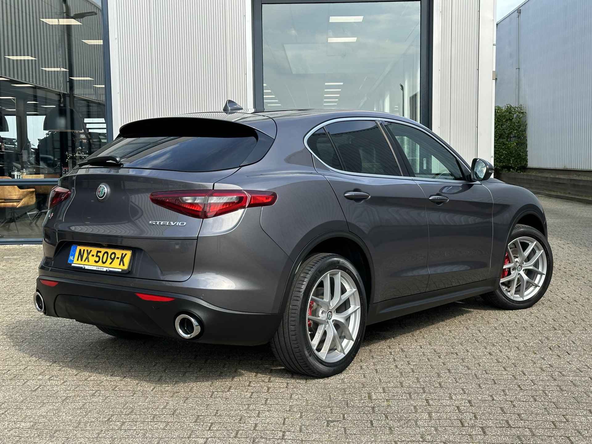 Alfa Romeo Stelvio 2.0 T 280pk AWD First Edition | Leder/20"/Camera/Navi/Bi Xenon - 2/62