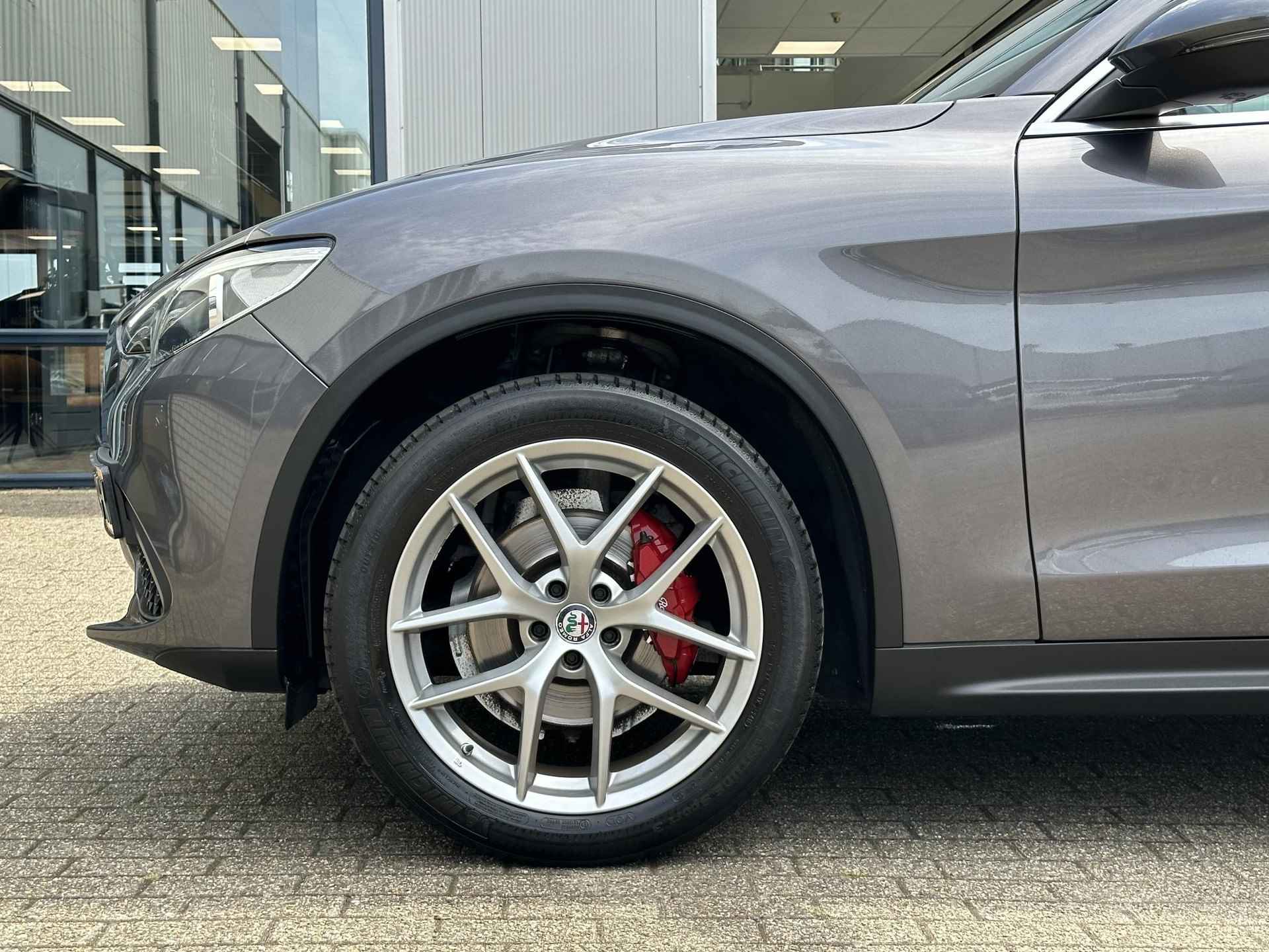 Alfa Romeo Stelvio 2.0 T 280pk AWD First Edition | Leder/20"/Camera/Navi/Bi Xenon - 41/62