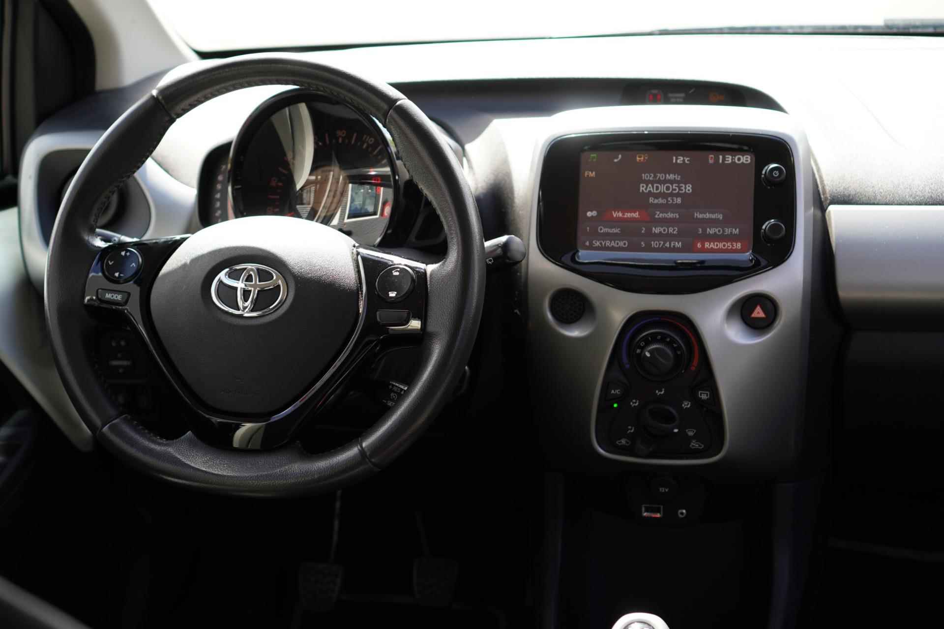 Toyota Aygo 1.0 VVT-i x-play - 25/27