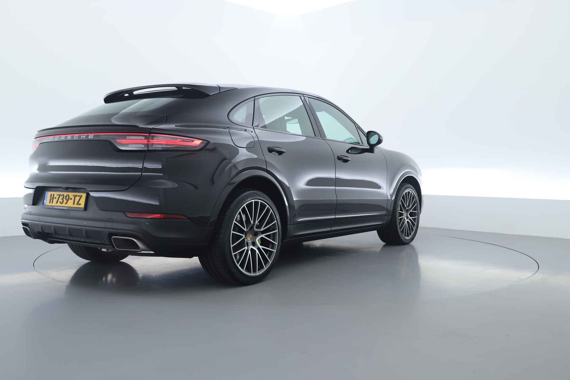 Porsche Cayenne 3.0 E-Hybrid Coupe | Pano | Luchtvering | Leder | Memory | Stoelverw. | Camera - 2/43