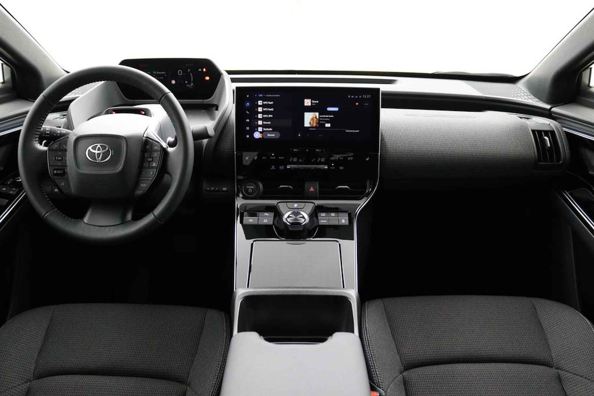 Toyota bZ4X Dynamic 71 kWh | 10 Jaar Garantie | 360 Camera | Navigatie | 3 Fase lader | Direct Beschikbaar | - 12/56