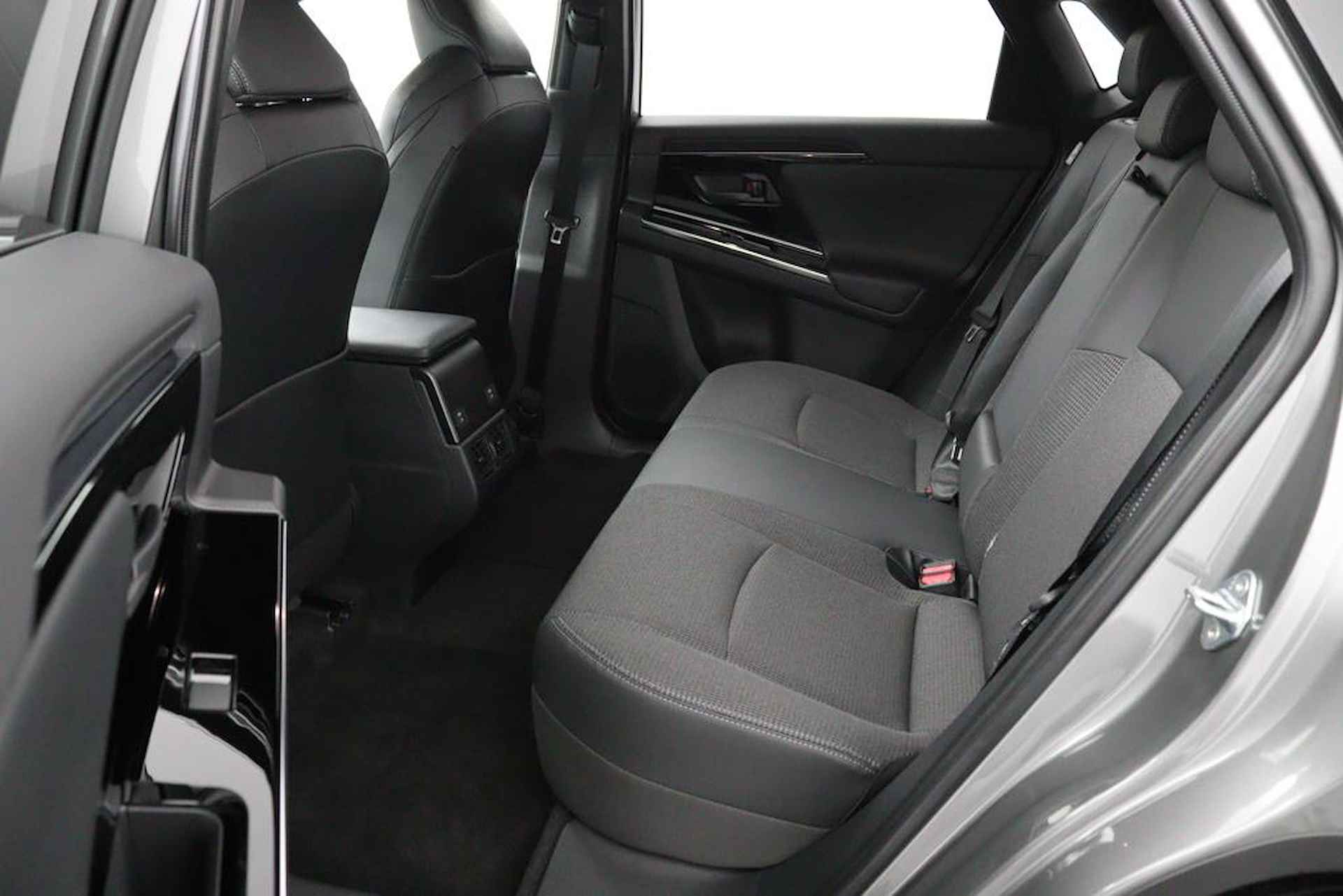 Toyota bZ4X Dynamic 71 kWh | 10 Jaar Garantie | 360 Camera | Navigatie | 3 Fase lader | Direct Beschikbaar | - 13/56