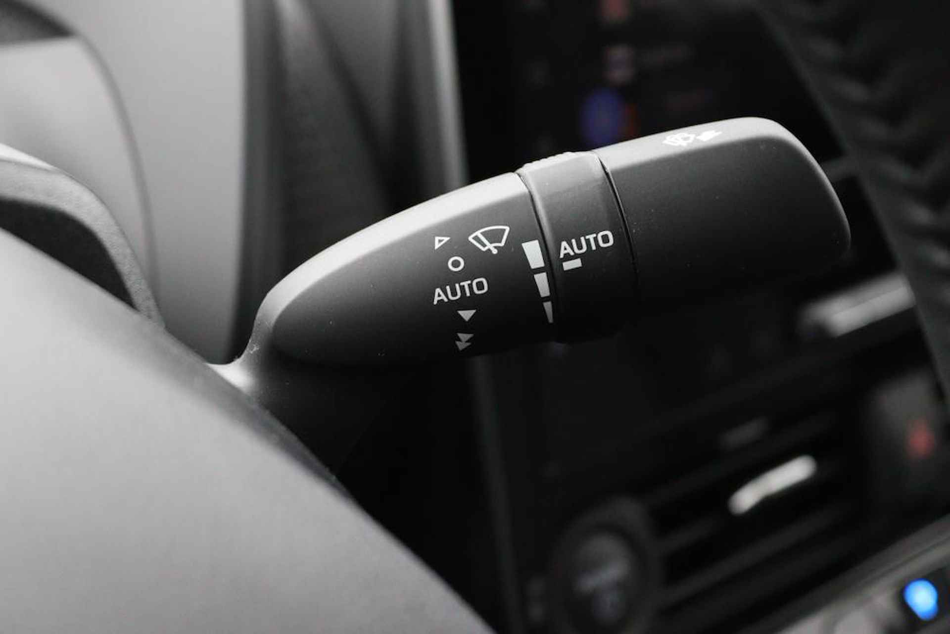 Toyota bZ4X Dynamic 71 kWh | 10 Jaar Garantie | 360 Camera | Navigatie | 3 Fase lader | Direct Beschikbaar | - 33/56