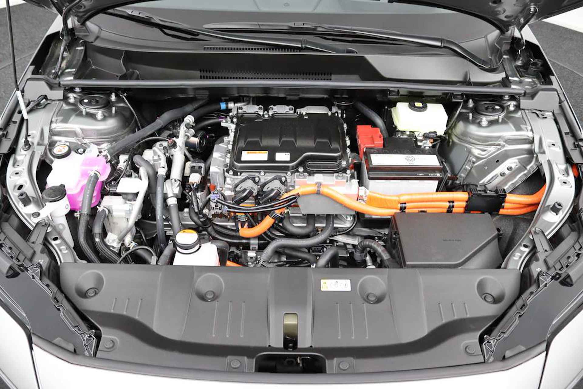 Toyota bZ4X Dynamic 71 kWh | 10 Jaar Garantie | 360 Camera | Navigatie | 3 Fase lader | Direct Beschikbaar | - 36/56