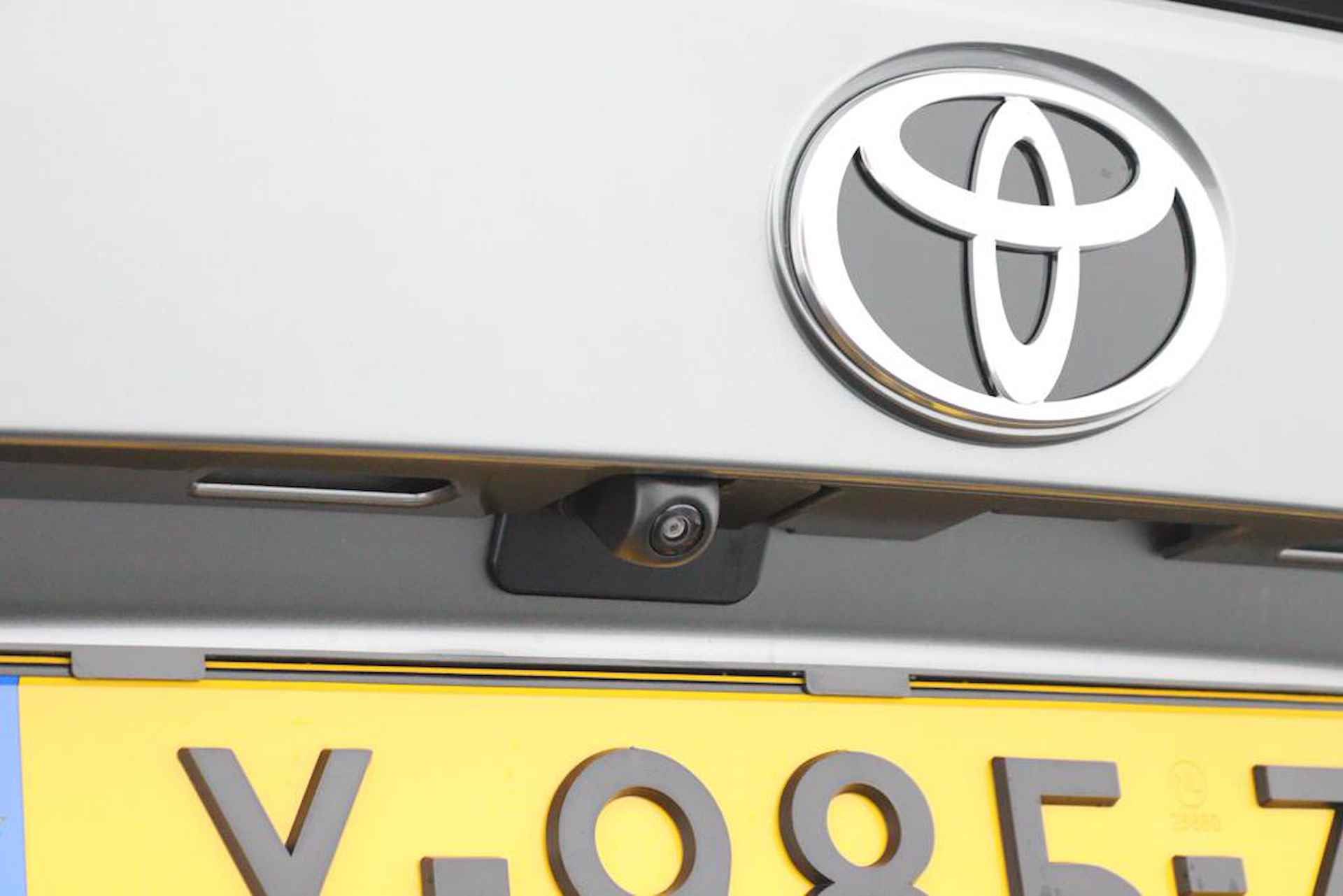 Toyota bZ4X Dynamic 71 kWh | 10 Jaar Garantie | 360 Camera | Navigatie | 3 Fase lader | Direct Beschikbaar | - 43/56