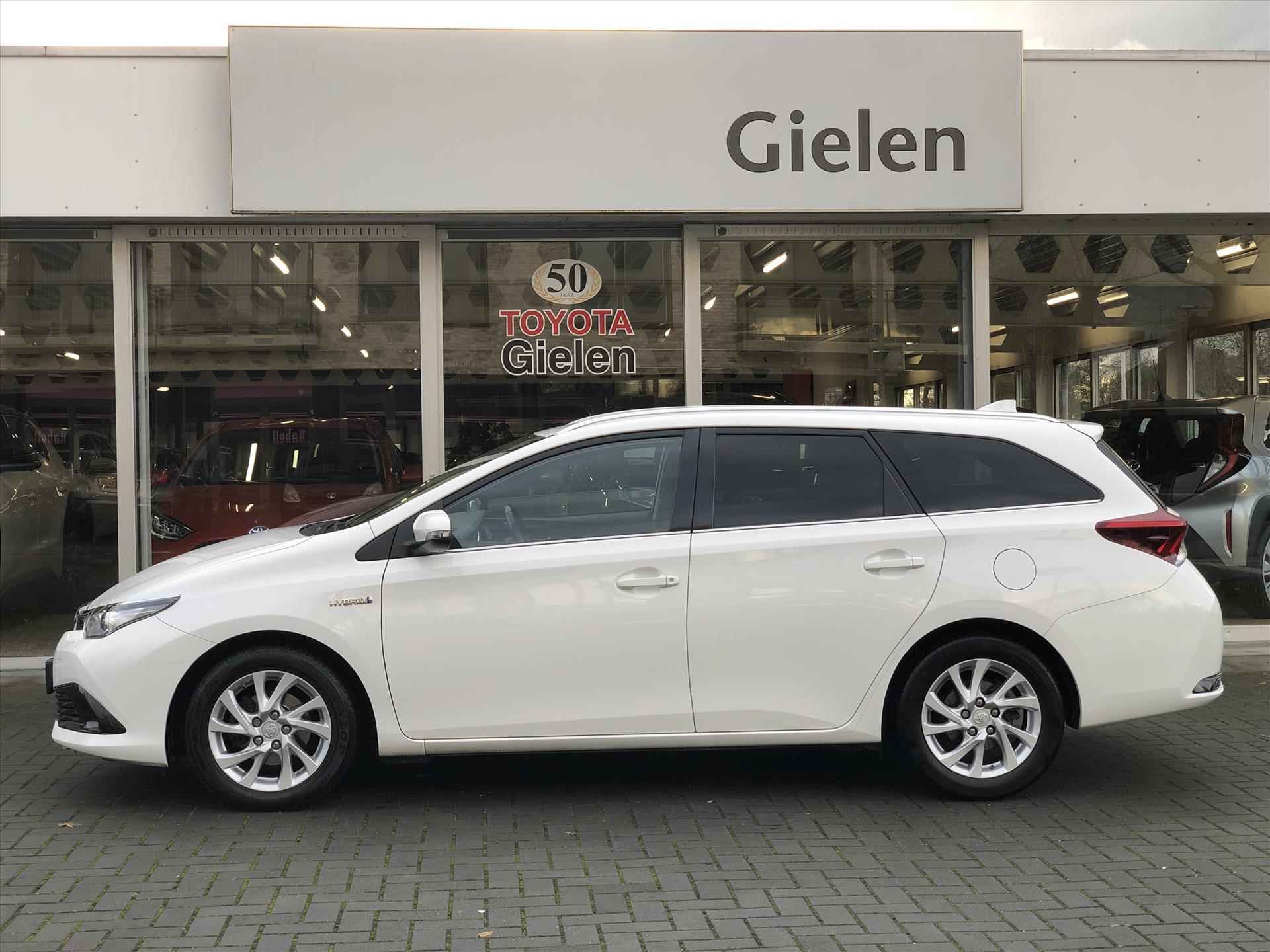 Toyota Auris Touring Sports 1.8 Hybrid Dynamic | Navigatie, Cruise control, Stoelverwarming, Lichtmetalen velgen, Climate control - 6/38