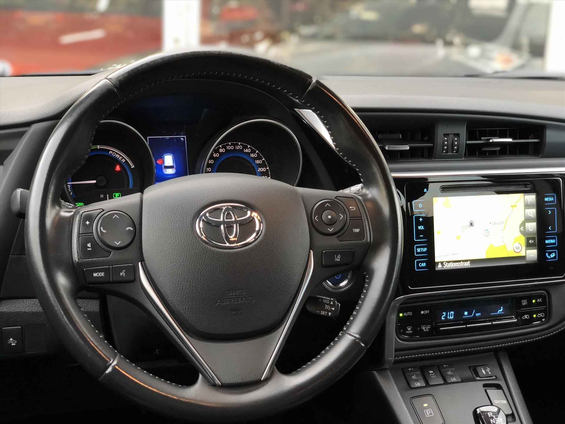 Toyota Auris Touring Sports 1.8 Hybrid Dynamic | Navigatie, Cruise control, Stoelverwarming, Lichtmetalen velgen, Climate control - 14/38