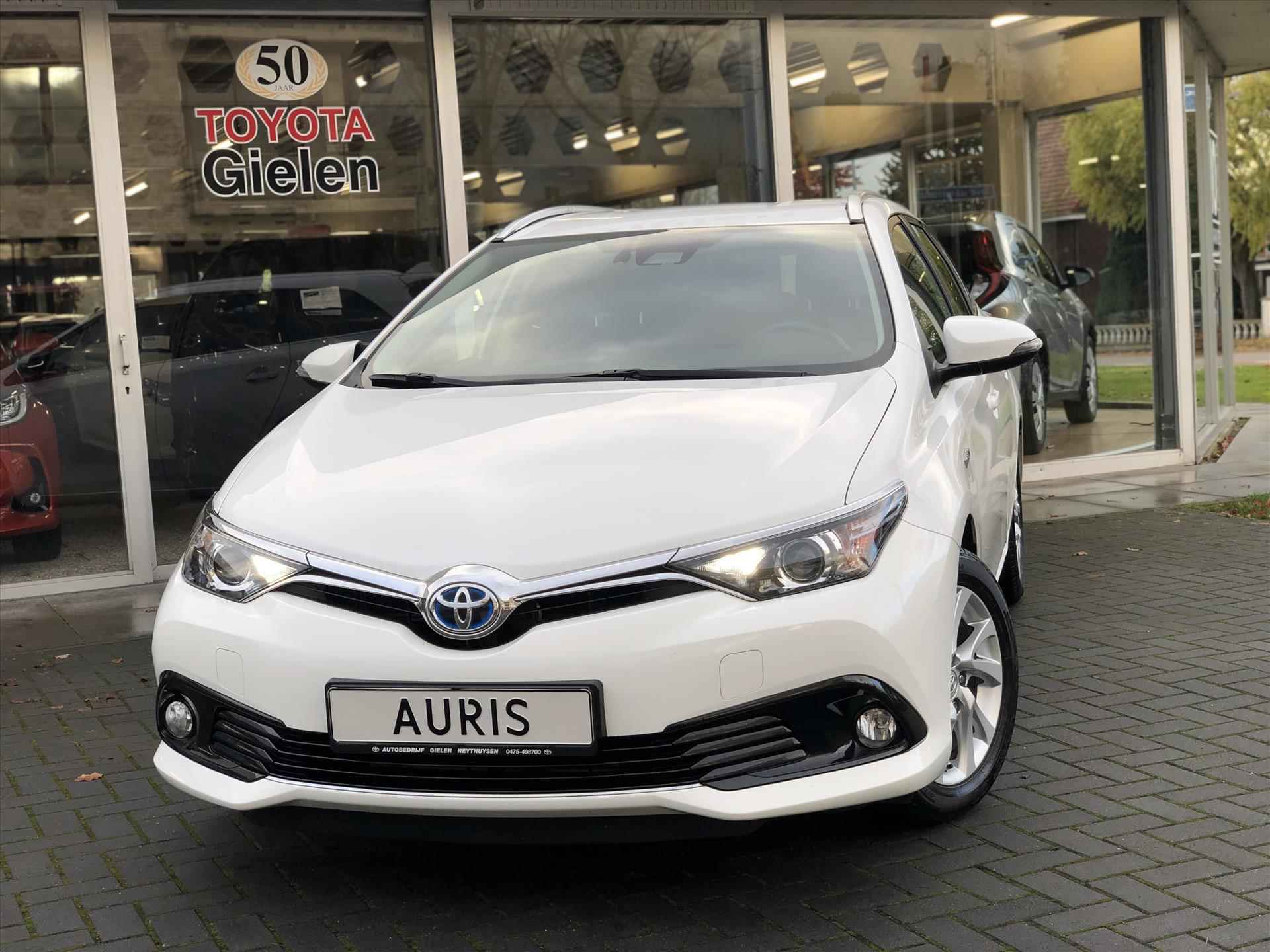 Toyota Auris Touring Sports 1.8 Hybrid Dynamic | Navigatie, Cruise control, Stoelverwarming, Lichtmetalen velgen, Climate control - 37/38