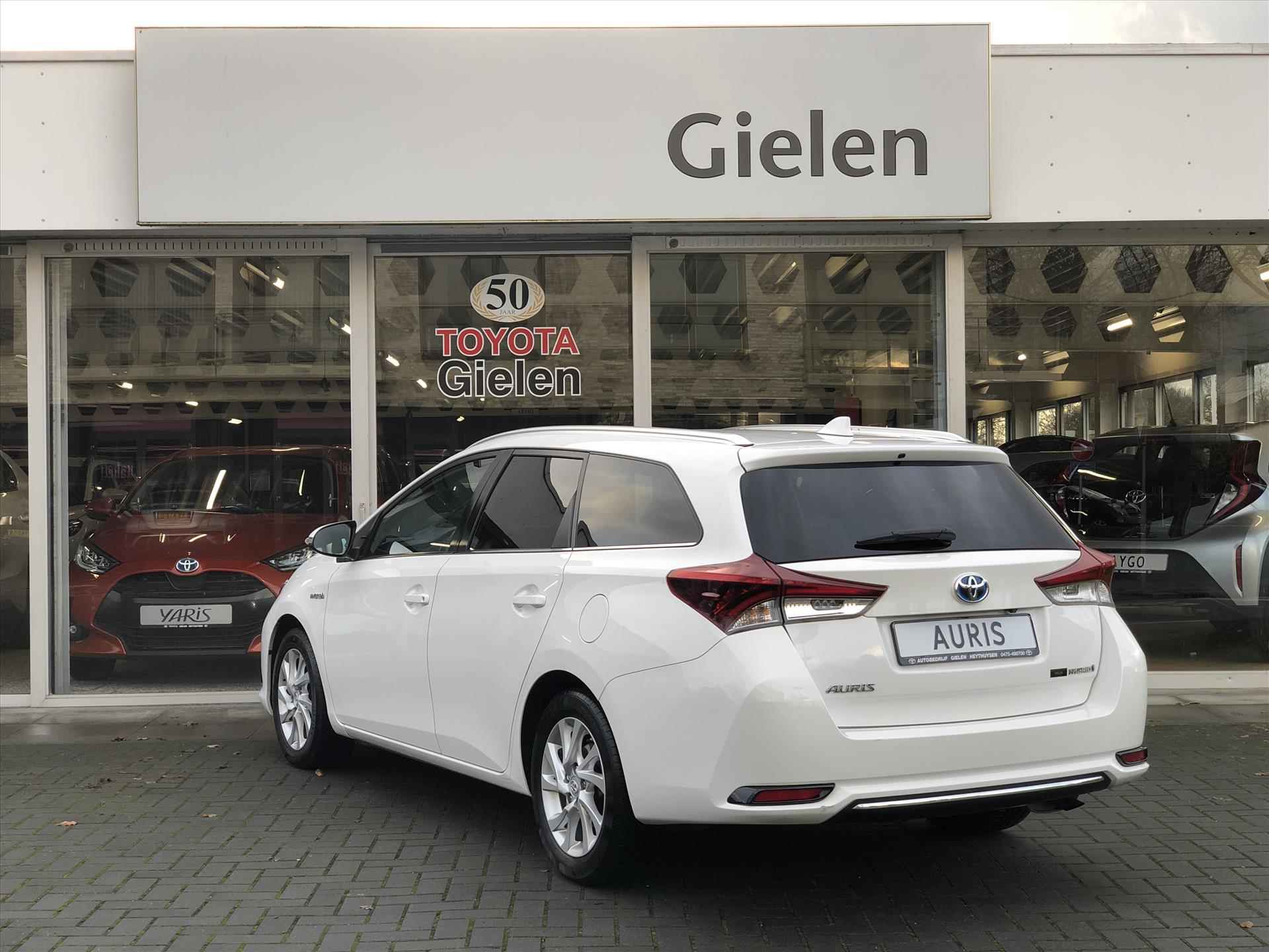 Toyota Auris Touring Sports 1.8 Hybrid Dynamic | Navigatie, Cruise control, Stoelverwarming, Lichtmetalen velgen, Climate control - 38/38