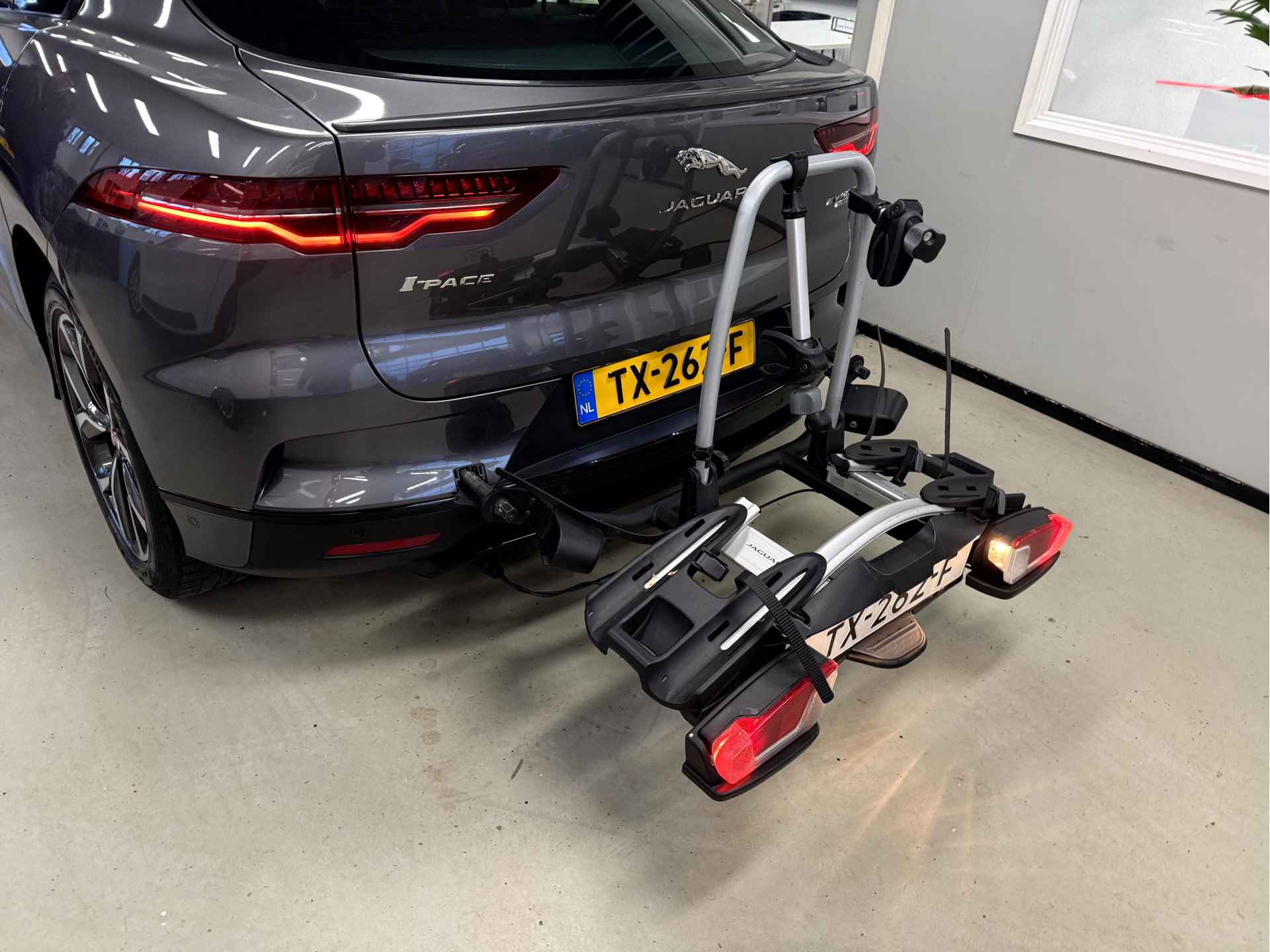 Jaguar I-PACE EV400 SE 90 kWh Nw. Accupakket, Fietsendrager Pano-dak , 360'Camera, Meridian Audio - 26/34