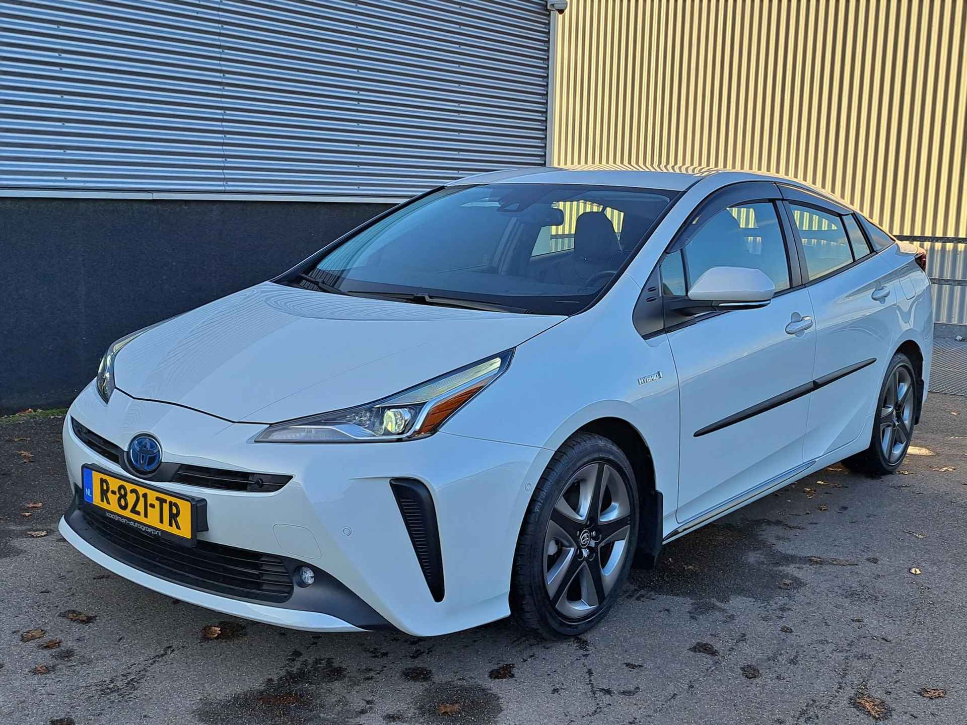 Toyota Prius 1.8 Executive Edition CVT-Automaat Incl o.a.: LM velgen, Climate Control, Cruise Control, Head-up display, Lederen interieur, Parelmoer lak - 4/53