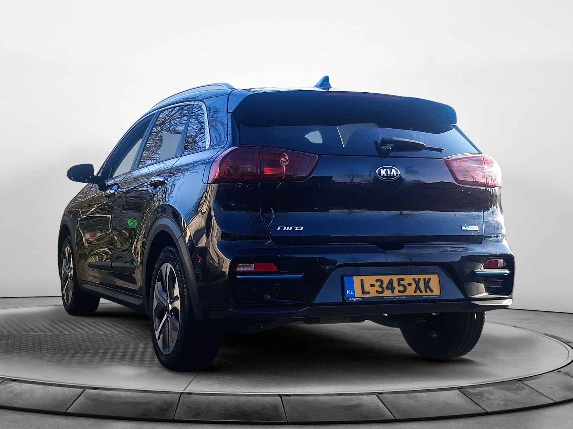 Kia e-Niro DynamicPlusLine 64 kWh (204 PK) 2e-Eig. Kia-Dealer-Onderh. BOVAG-Garantie. NL-Auto. Schuifkanteldak, Leer, Navigatie/Apple-Carplay/Android-Auto, Adaptieve-Cruise-Control, Keyless-Entry, Parkeersensoren-V+A, Achteruitrijcamera, Privacy-Glas - 10/45