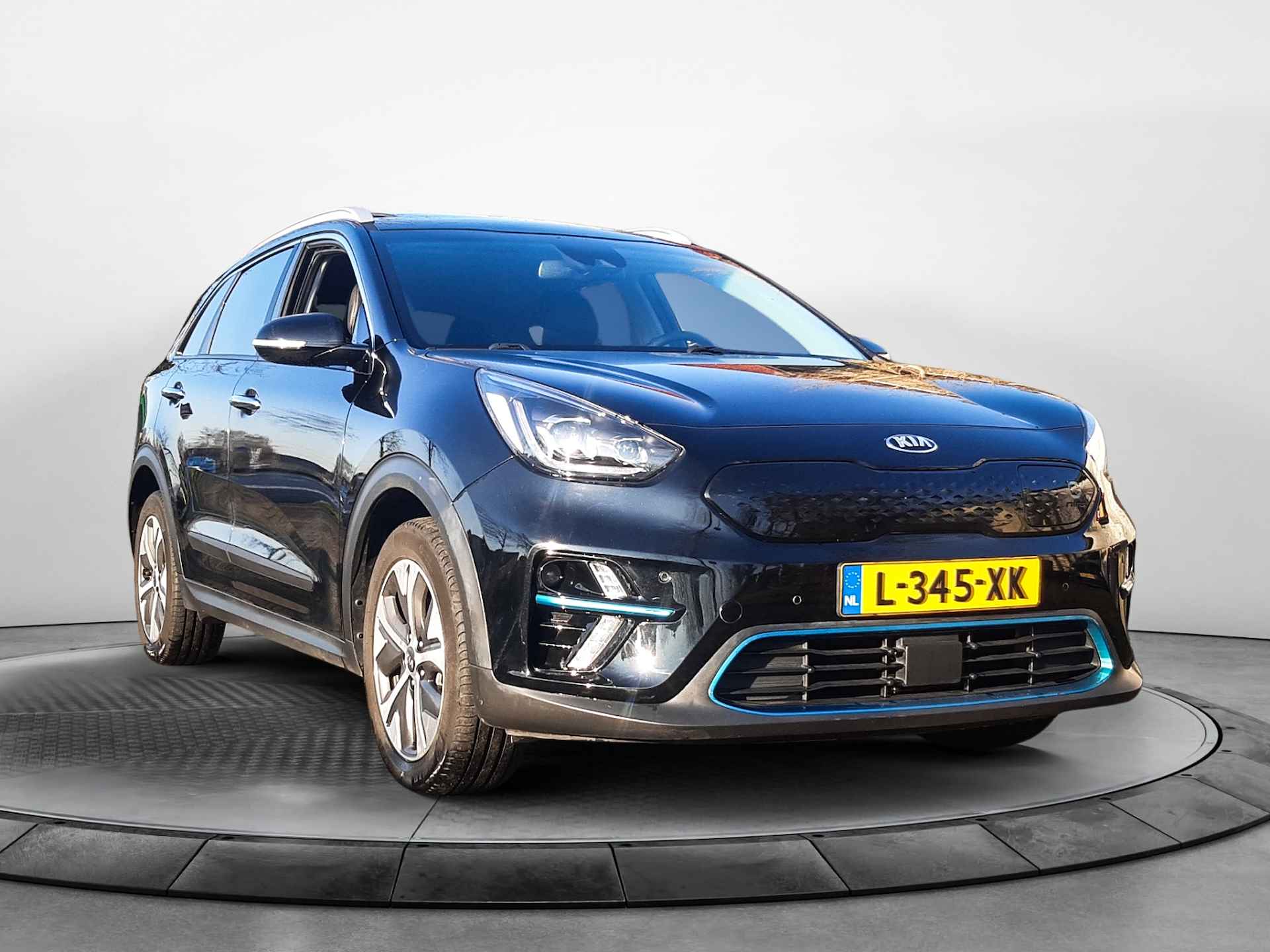 Kia e-Niro DynamicPlusLine 64 kWh (204 PK) 2e-Eig. Kia-Dealer-Onderh. BOVAG-Garantie. NL-Auto. Schuifkanteldak, Leer, Navigatie/Apple-Carplay/Android-Auto, Adaptieve-Cruise-Control, Keyless-Entry, Parkeersensoren-V+A, Achteruitrijcamera, Privacy-Glas - 12/45