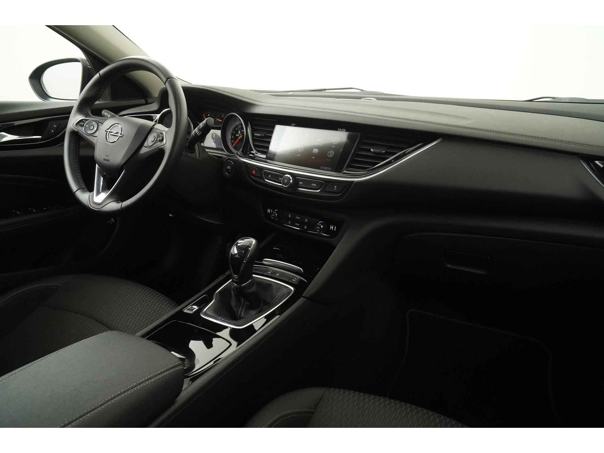 Opel Insignia Sports Tourer 1.5 Turbo Innovation | Camera | Apple Carplay | Navigatie | Zondag Open! - 2/37