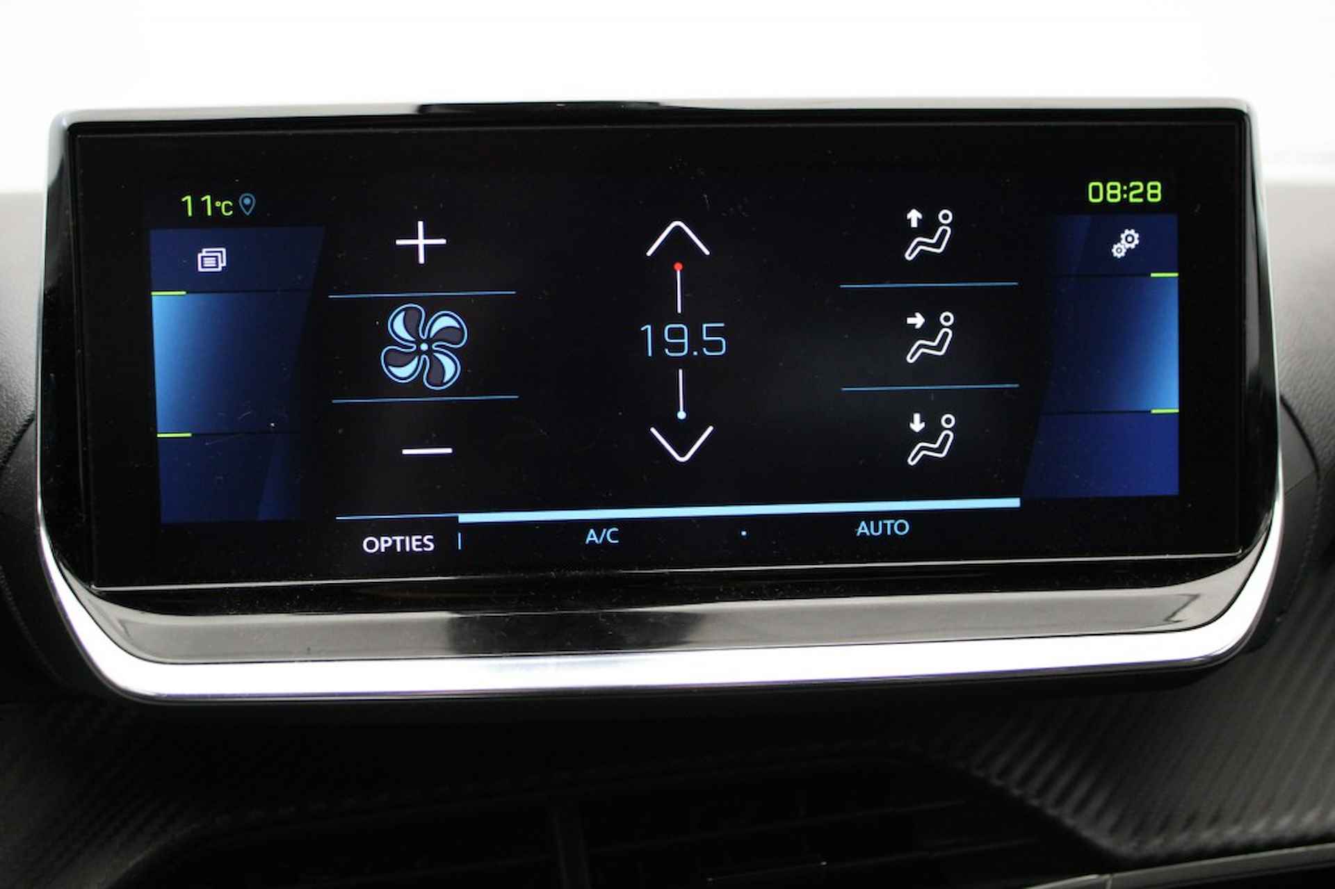 PEUGEOT 2008 e-2008 EV Allure 50 kWh - Digital Cockpit, Carplay - 18/27