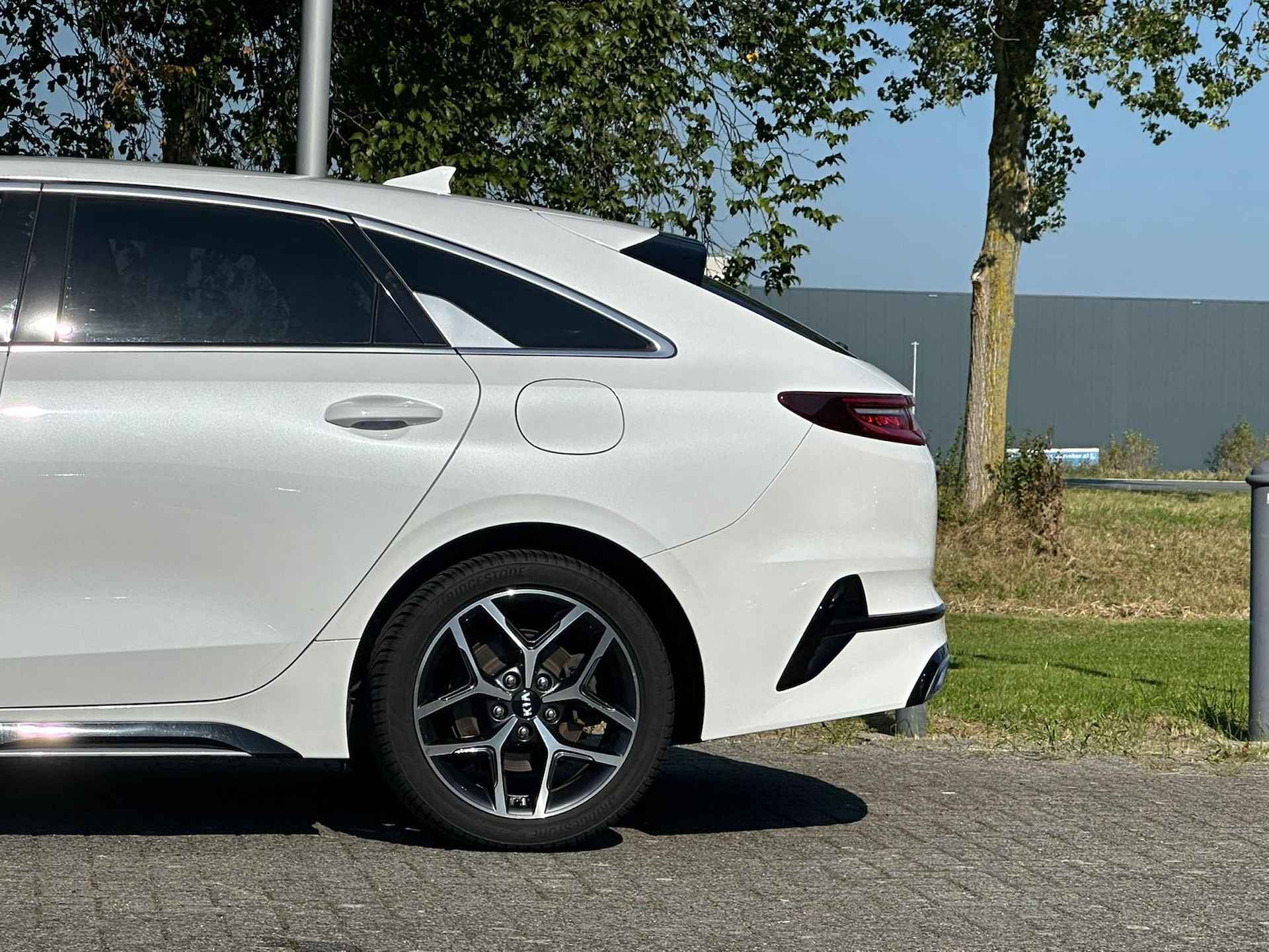 Kia ProCeed 1.0 T-GDI 120PK GT-Line | NAVIGATIE | CAMERA | SPORTSTOELEN | STOEL/STUURVERW. | CARPLAY | PDC | LMV 17 INCH - 26/30