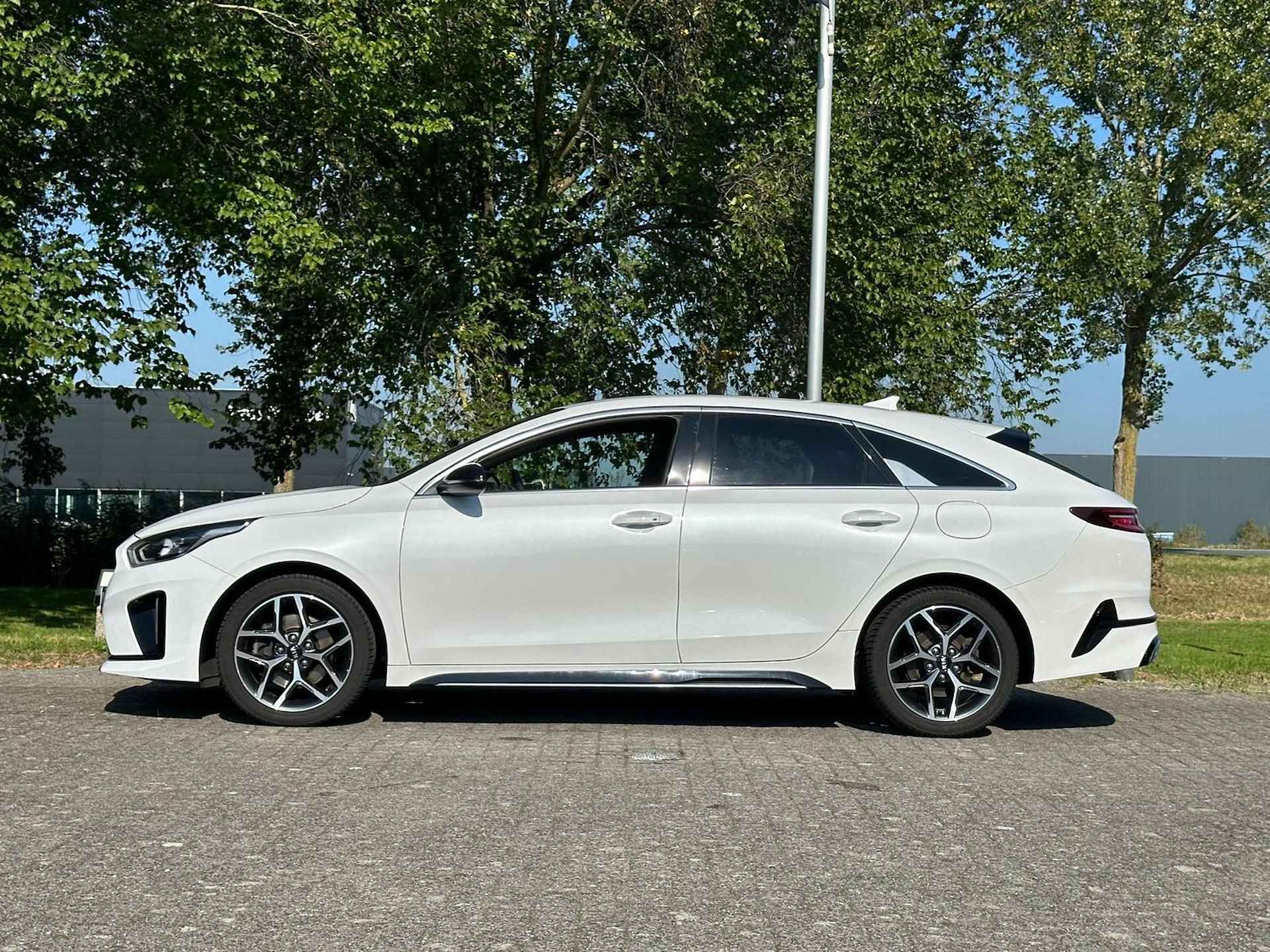 Kia ProCeed 1.0 T-GDI 120PK GT-Line | NAVIGATIE | CAMERA | SPORTSTOELEN | STOEL/STUURVERW. | CARPLAY | PDC | LMV 17 INCH - 27/30