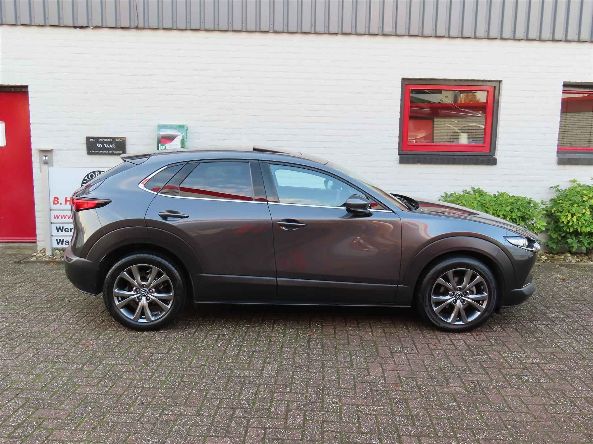 MAZDA Cx-30 Skyactiv-X 180pk Luxury/ Bose sound/ Stoel + stuurwiel verwarming/ DAB/ Schuifdak/ Adaptieve cruise/ Apple Carplay/ Head up display/ Origineel NL/ NAP - 4/42