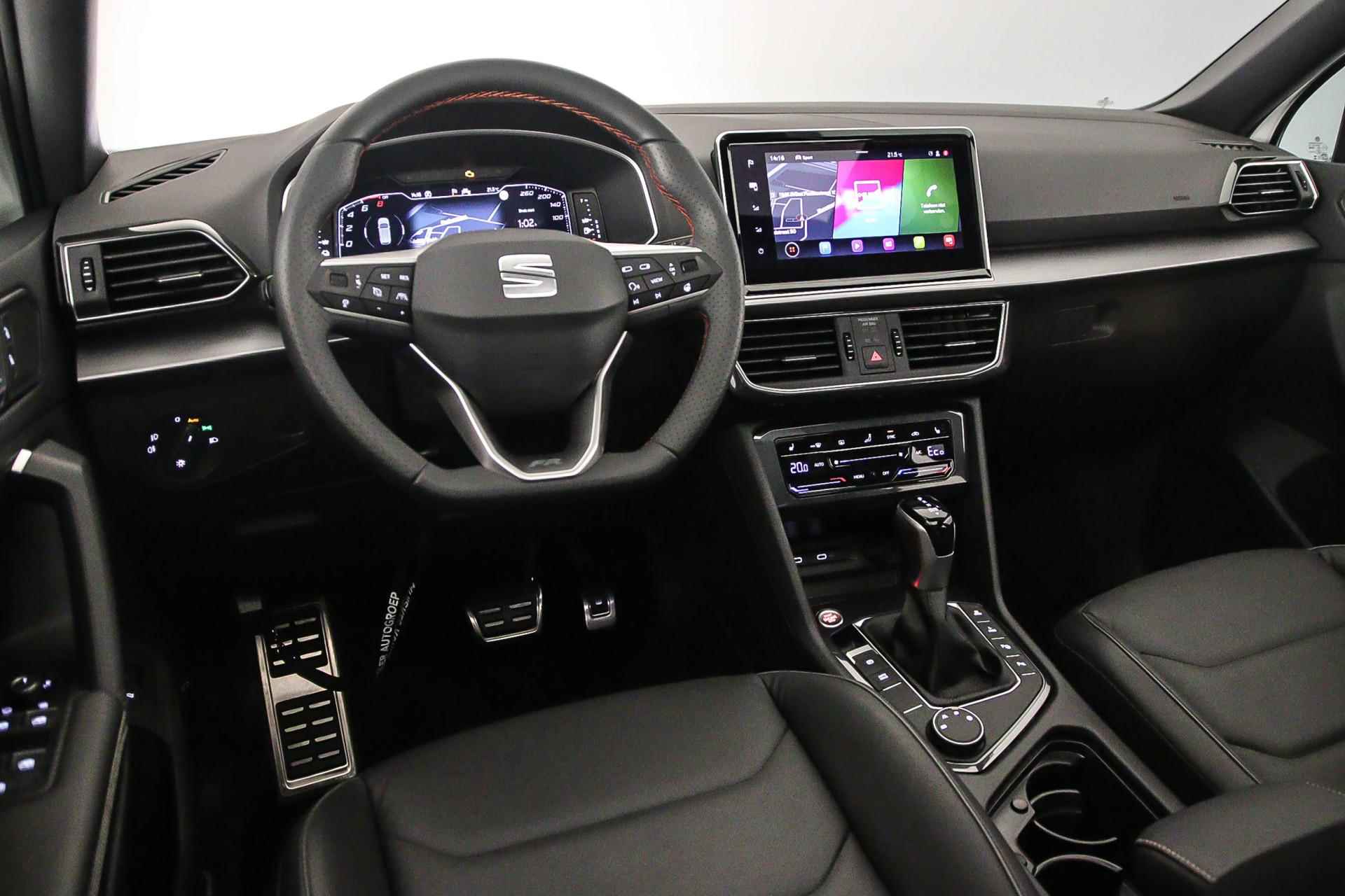 SEAT Tarraco FR 1.4 TSI e-Hybrid 245pk DSG Automaat Trekhaak, Panoramadak, Elektrische achterklep, Lederen bekleding, Achteruitrijcamera, Navigatie, Adaptive cruise control, Stuurwiel verwarmd, LED verlichting, Stoelverwarming, Parkeersensoren - 50/65