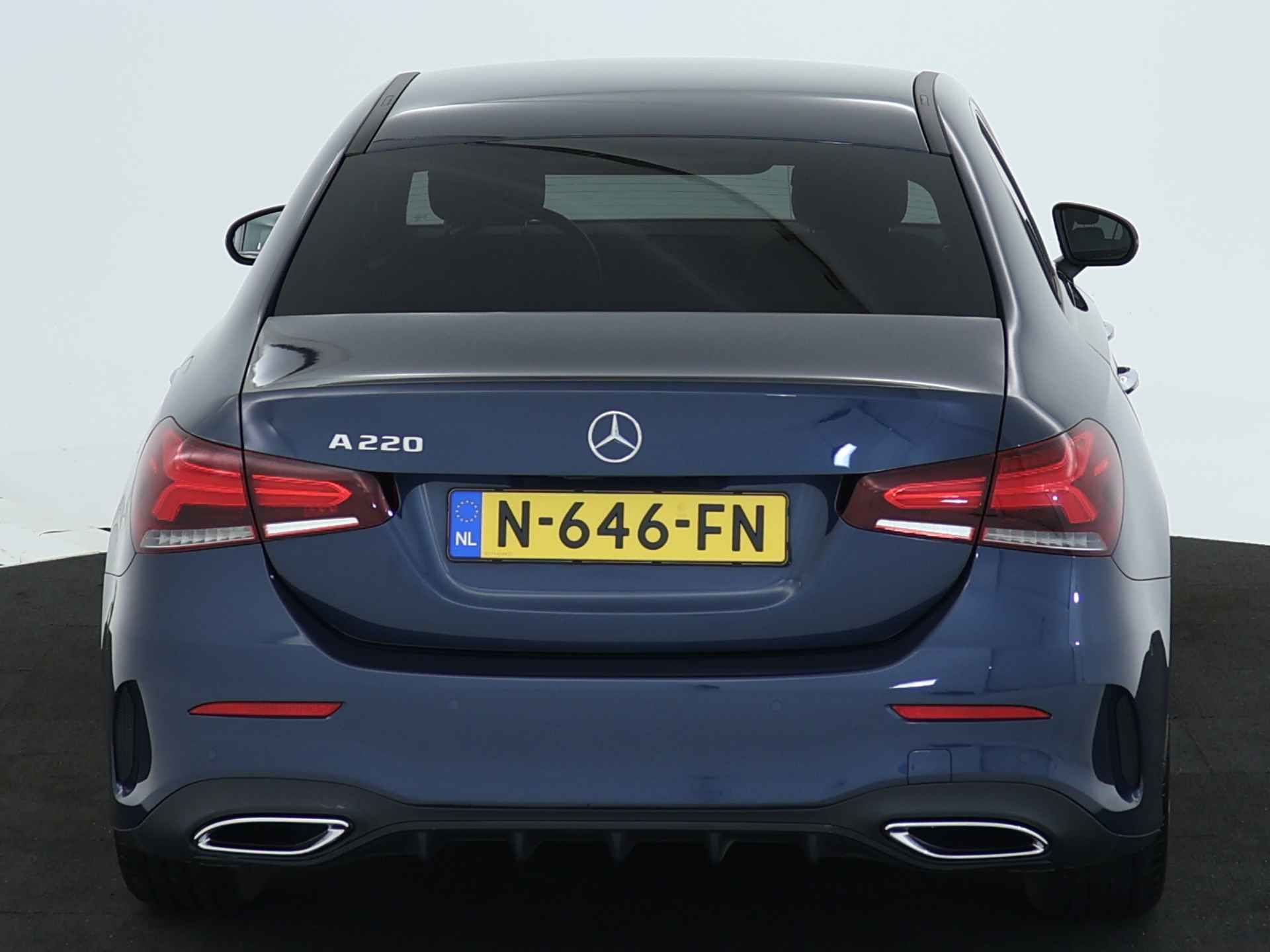 Mercedes-Benz A-Klasse 220 Premium | 5 spaaks lichtmetalen velgen AMG | MBUX wide screen | Naviagtie | Parking support | Inclusief 24 maanden MB Certified garantie voor Europa. - 29/43