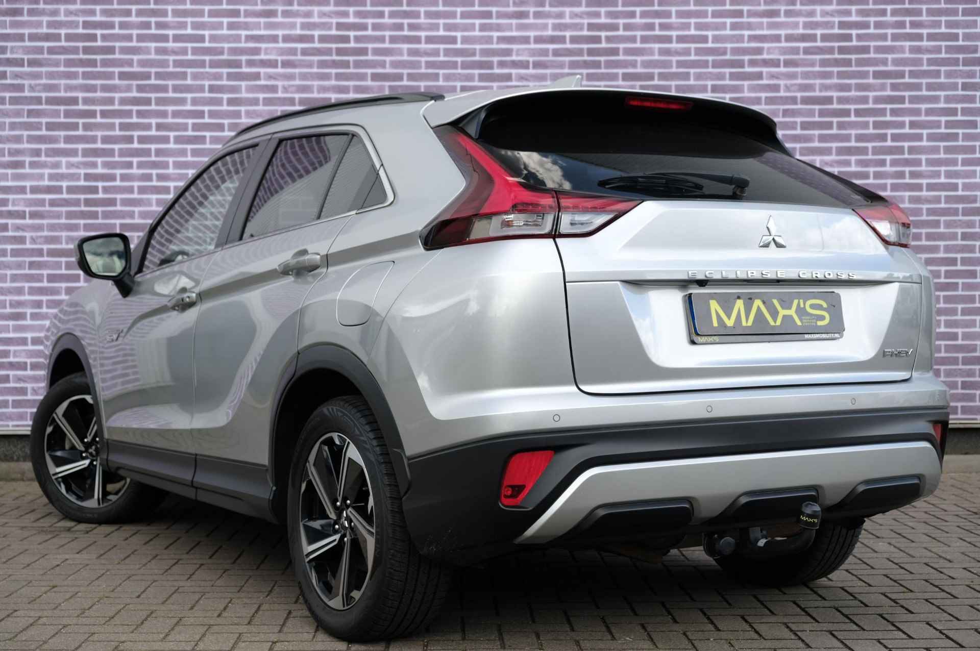 Mitsubishi Eclipse Cross 2.4 PHEV Intense+ | Trekhaak | Navi | Leder | Cruise/Climate Control | Stoelverwarming | Camera | Parkeer Sensoren | Apple Carplay/Android Auto | Lichtmetalen Velgen - 16/31