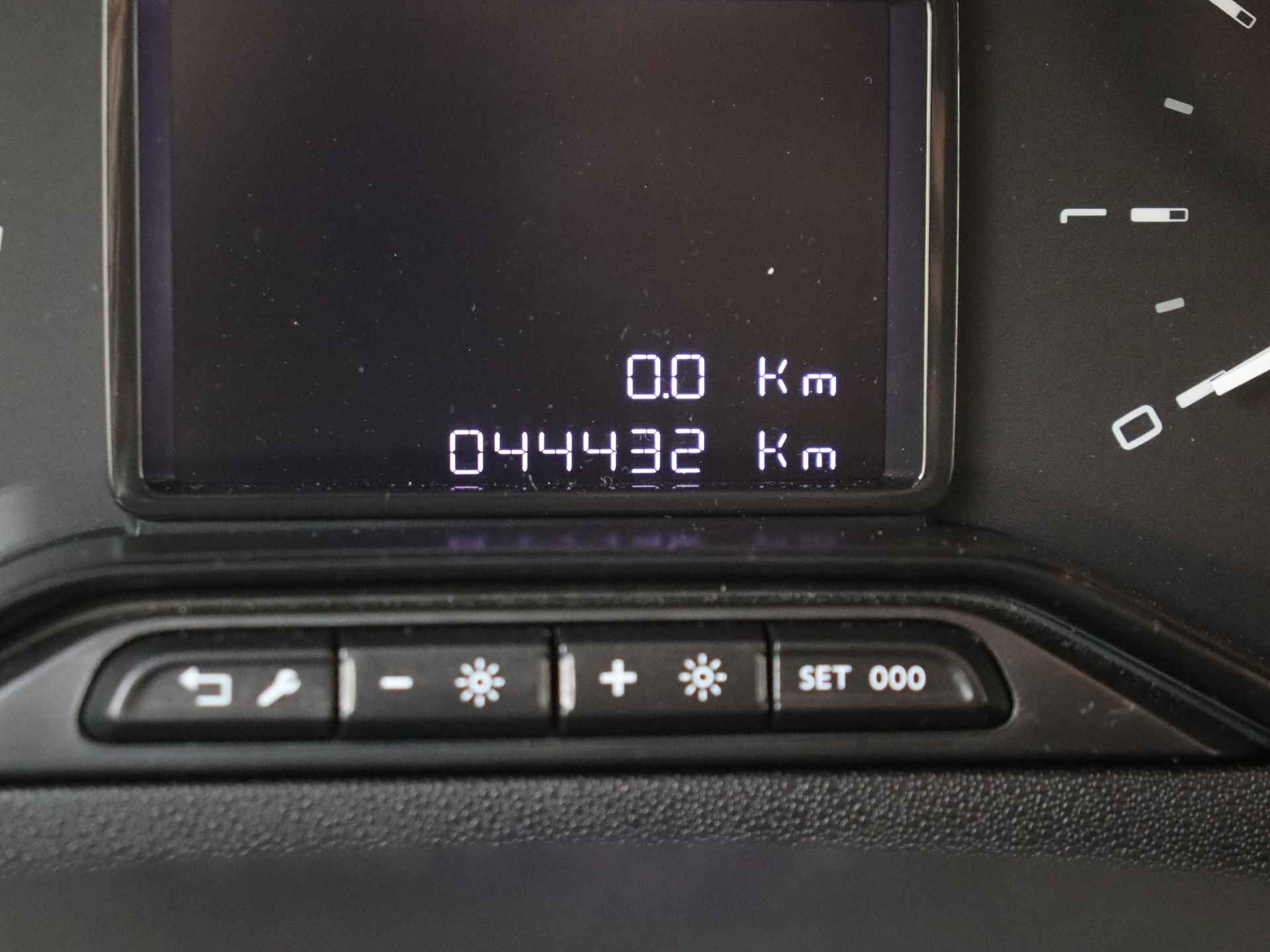 Citroën C3 1.2 PureTech C-Series 5 deurs | Navigatie | Climate Control - 9/34