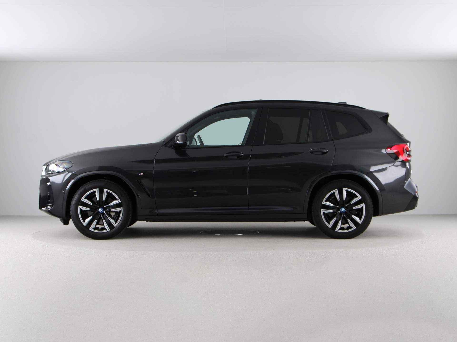 BMW iX3 Executive M Sport Shadow Line 80 kWh - 13/26