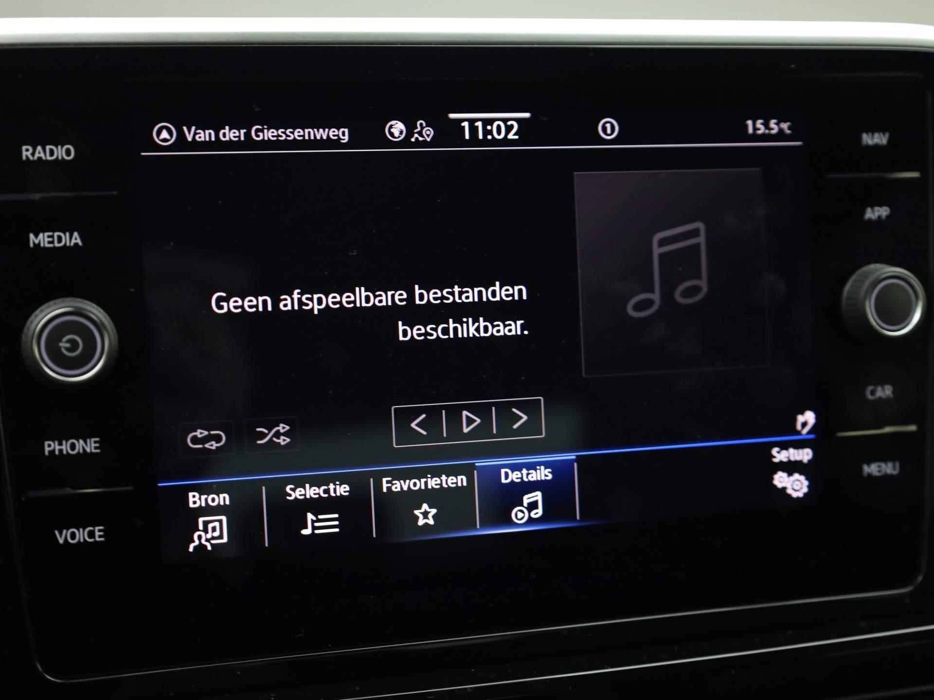 Volkswagen T-Roc 1.5 TSI/150PK R-Line Business · Parkeersensoren · Stoelverwarming · Cruise Control Adaptief - 25/40