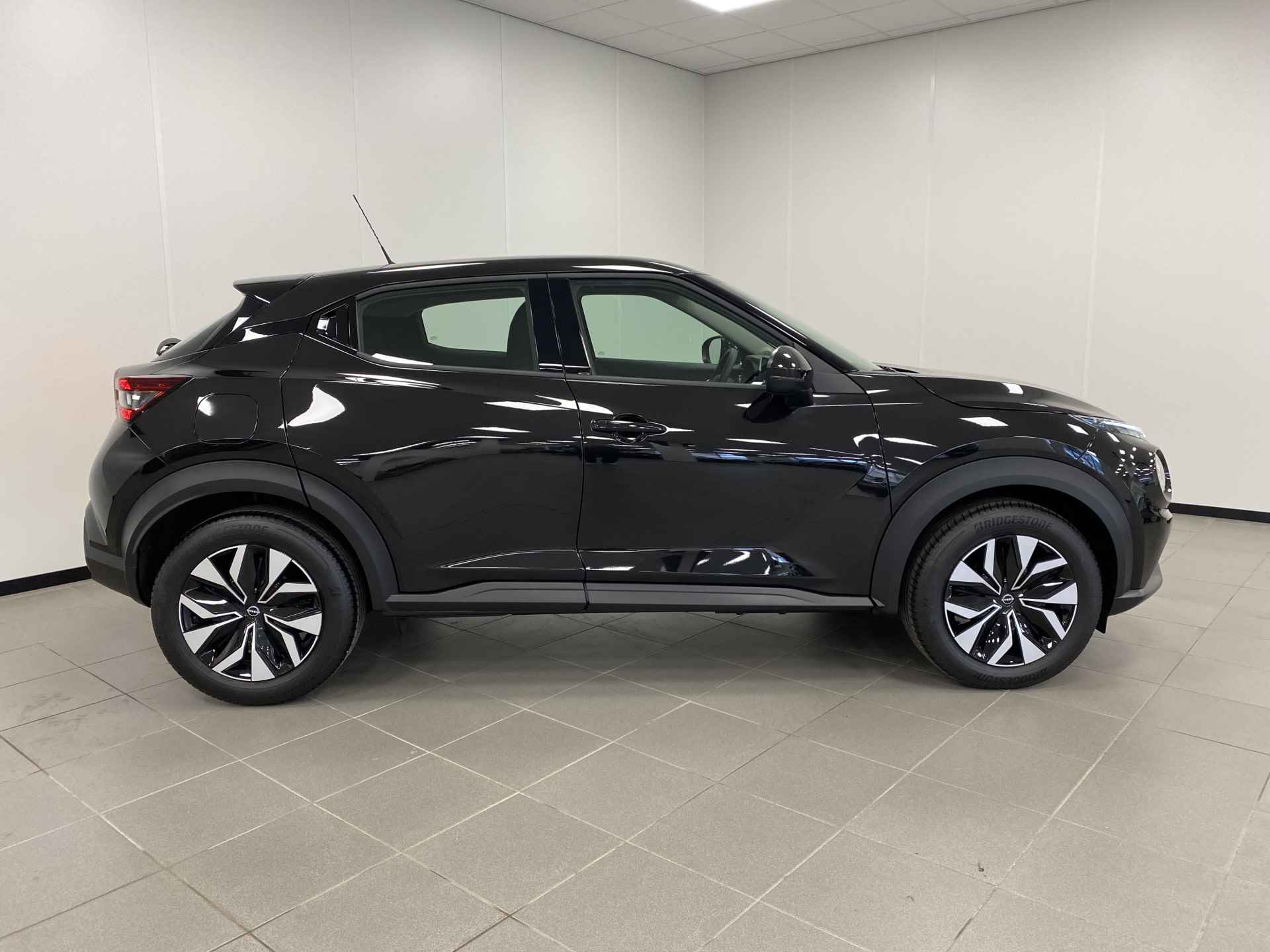 Nissan Juke 1.0 DIG-T / AUTOMAAT / STOELVERW / CAMERA / Business Access / NIEUW! 2024 / 2X ZWART / GRIJS / - 8/47