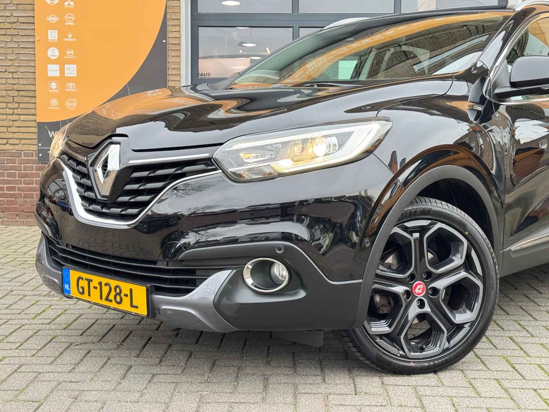 RENAULT Kadjar TCe 130 INTENS R-LINK/CAMERA/LED/19LMV/NL-AUTO - 7/31