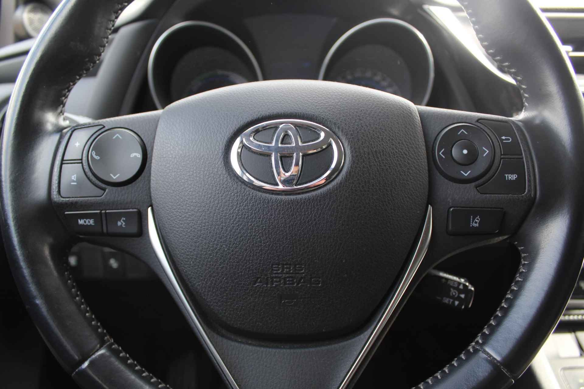 Toyota Auris Touring Sports 1.8 HYBRID EXECUTIVE NAVI KEYLESS CAMERA DAB CRUISE PRIVACY GLASS CLIMA - 7/31