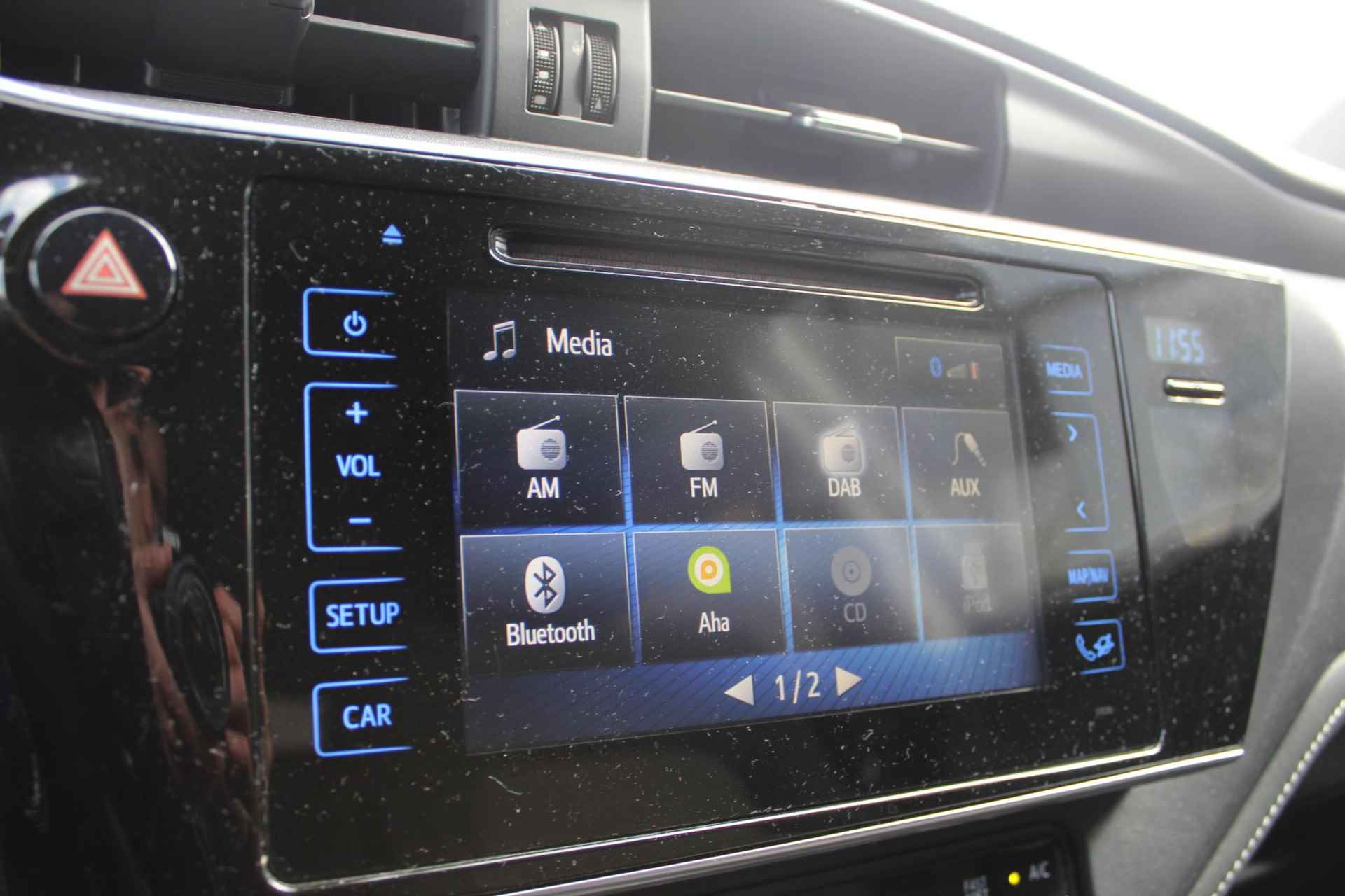 Toyota Auris Touring Sports 1.8 HYBRID EXECUTIVE NAVI KEYLESS CAMERA DAB CRUISE PRIVACY GLASS CLIMA - 23/31