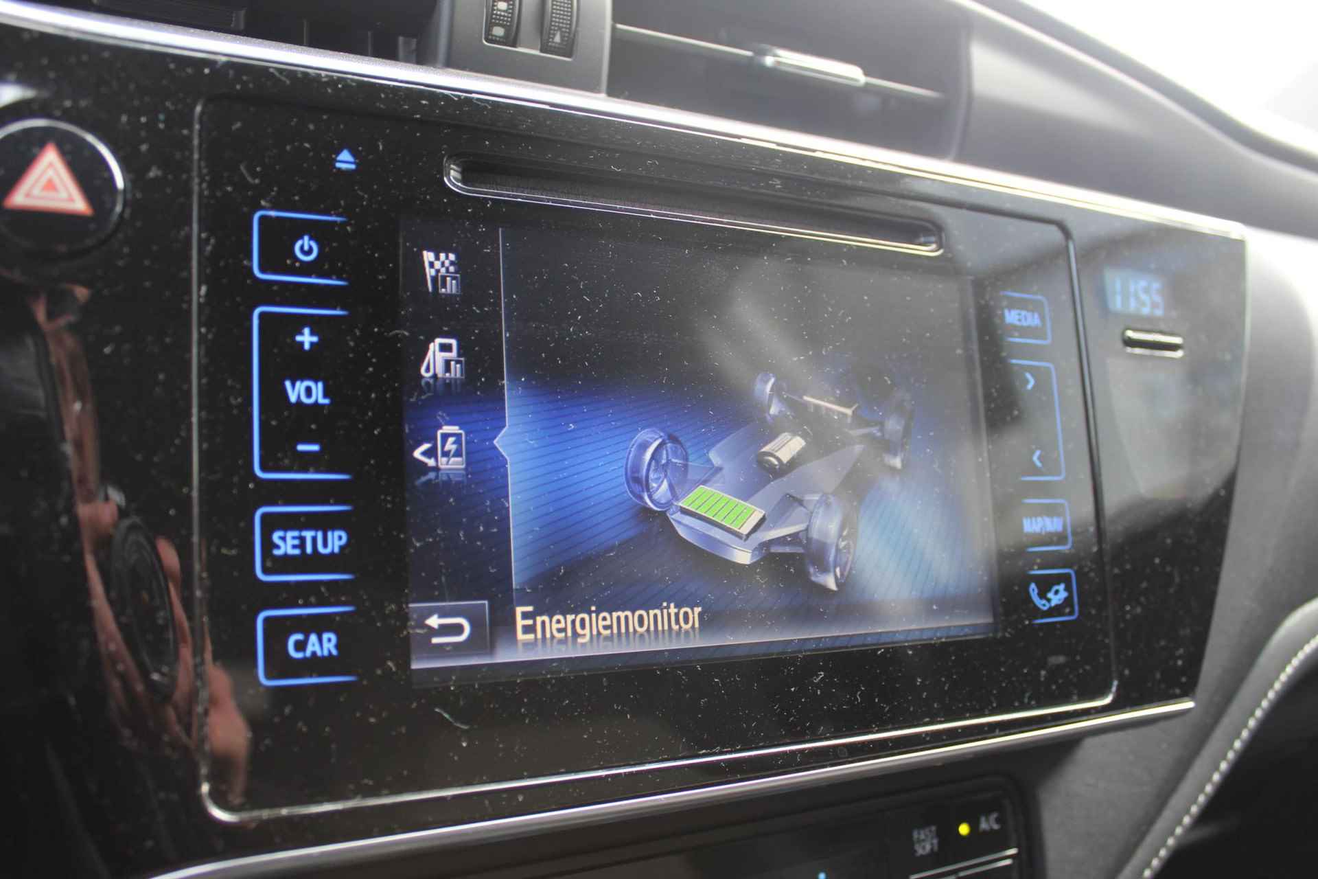 Toyota Auris Touring Sports 1.8 HYBRID EXECUTIVE NAVI KEYLESS CAMERA DAB CRUISE PRIVACY GLASS CLIMA - 25/31