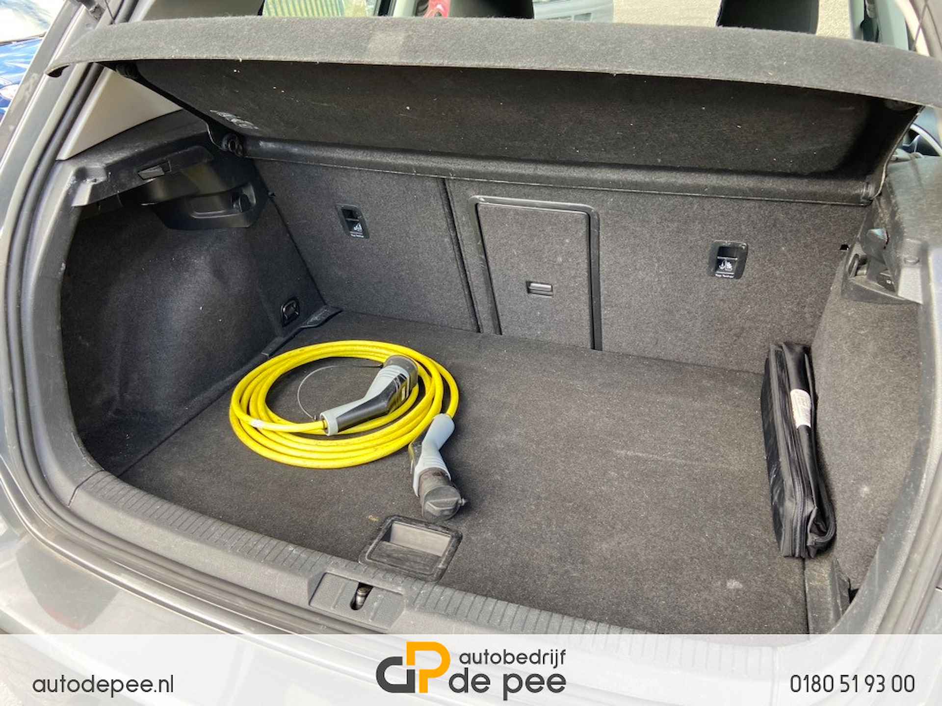 Volkswagen e-Golf 36 kWh 230km (€ 15995 na subsidie) GARANTIE/INCL.BTW/CLIMA/CRUISE/NAVI rijklaarprijs! - 14/17