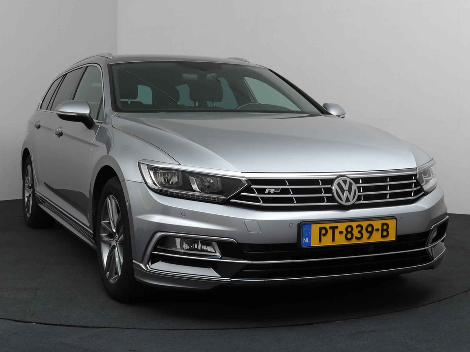 Volkswagen Passat Variant 1.4 TSI Highline Business R Automaat DSG | ACC | Trekhaak | Navigatie - 34/36