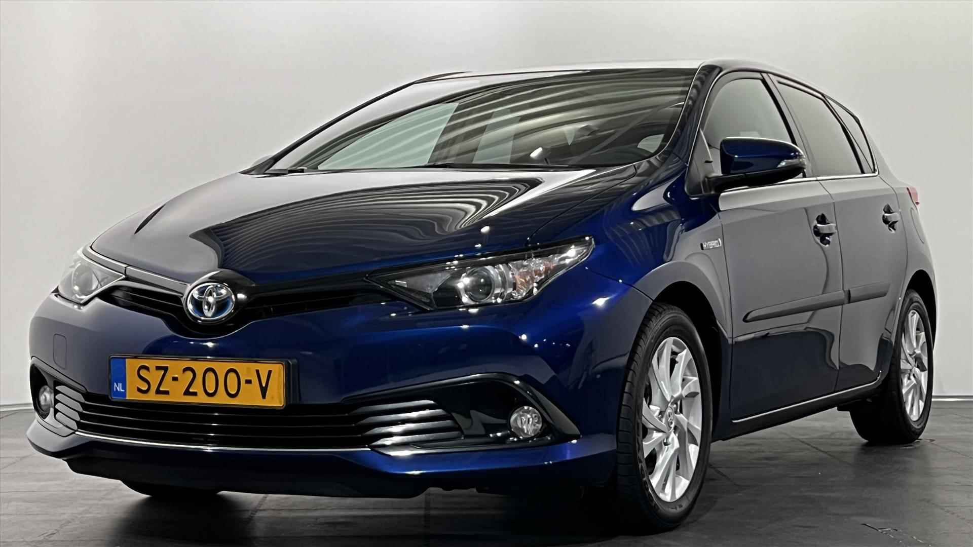 Toyota Auris 1.8 Hybrid 136pk CVT Energy Plus AUTOMAAT| PANORAMADAK - 2/37