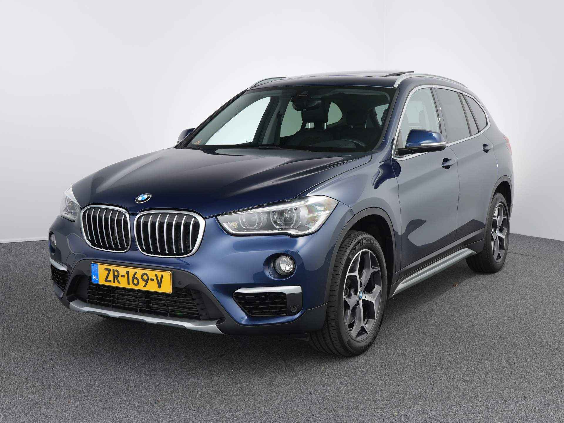 BMW X1 sDrive20i High Executive X-line | Automaat | Panoramadak | Navigatie | Stoelverwarming | - 1/32