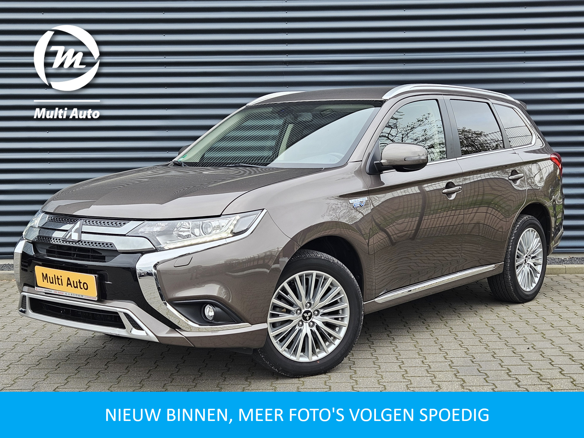 Mitsubishi Outlander 2.4 Intense+ Plug In Hybrid Dealer O.H PHEV | Alcantara Sportstoelen Verwarmd | Keyless | Apple Carplay | DAB | Cruise Control |