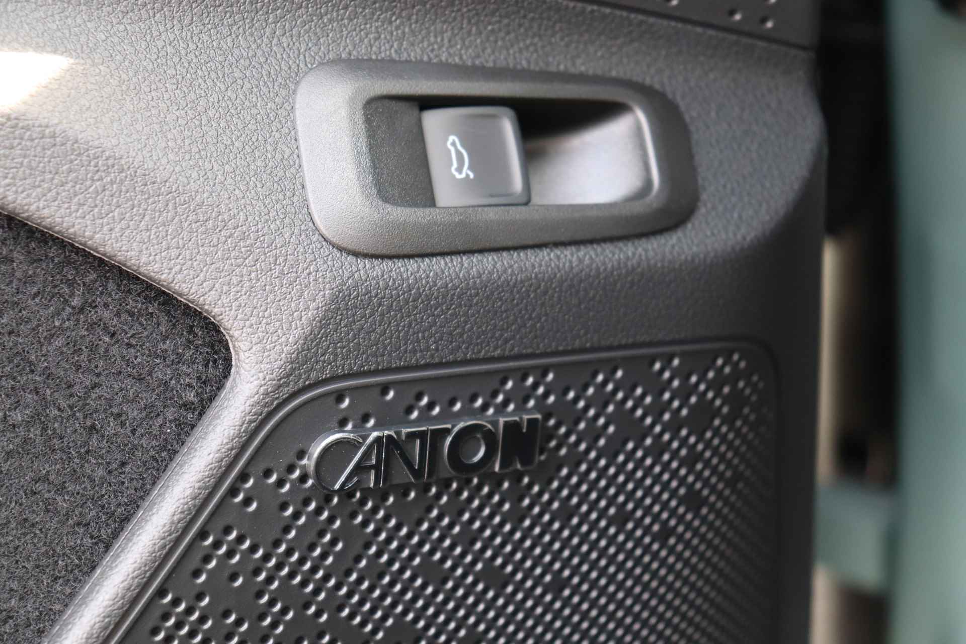 Škoda Enyaq 60 Sportline | Canton Sound | Panoramadak | Head-Up display | Stoelverwarming | Elektrische achterklep | Crystal face | 21 inch - 24/43