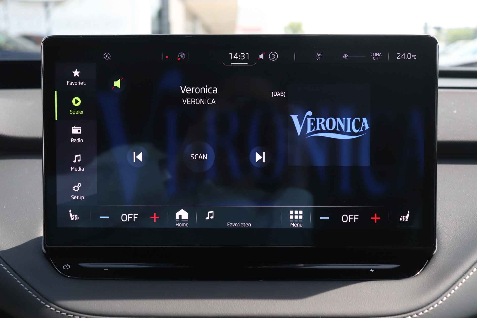 Škoda Enyaq 60 Sportline | Canton Sound | Panoramadak | Head-Up display | Stoelverwarming | Elektrische achterklep | Crystal face | 21 inch - 29/43