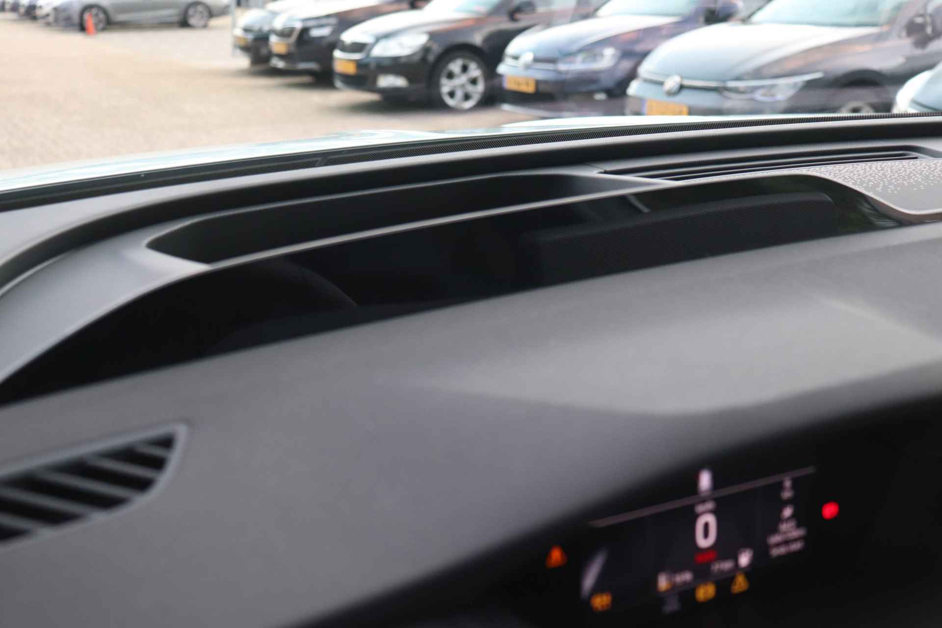 Škoda Enyaq 60 Sportline | Canton Sound | Panoramadak | Head-Up display | Stoelverwarming | Elektrische achterklep | Crystal face | 21 inch - 39/43